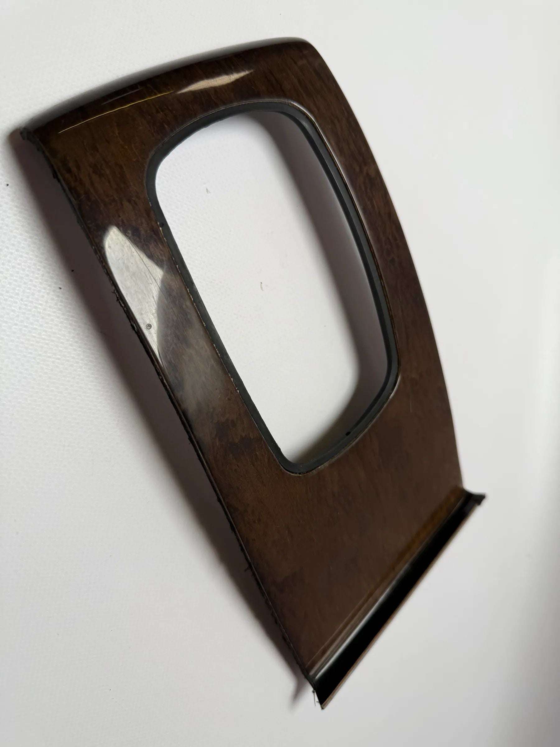 Oryginalna osłona dźwigni zmiany biegów Audi A6 4B drewno korzeniowe 4B0864261