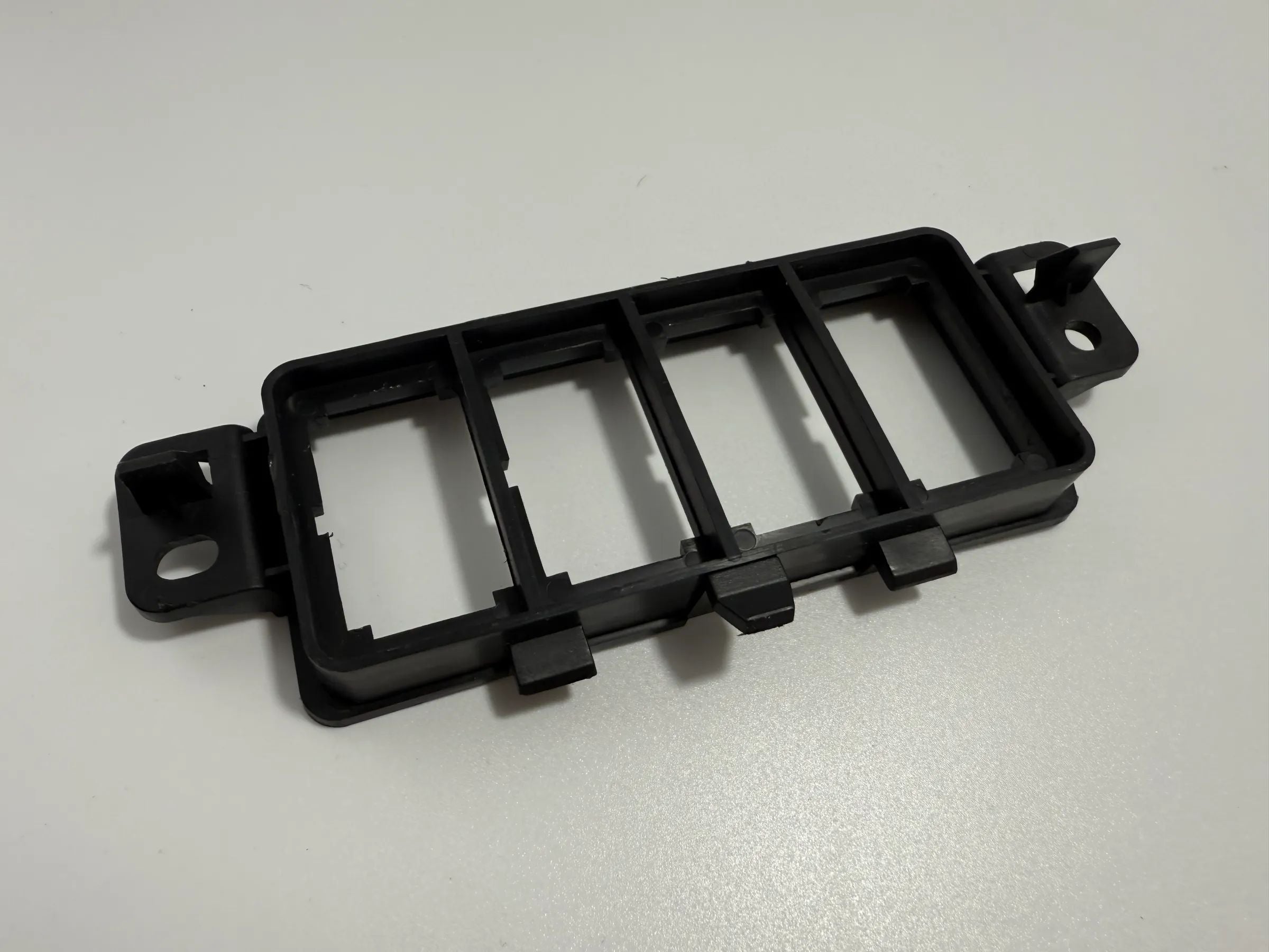 อะไหล่แท้ Mazda Premacy 1.9 CP / 323 แผงสวิตช์ ปุ่ม Stanley