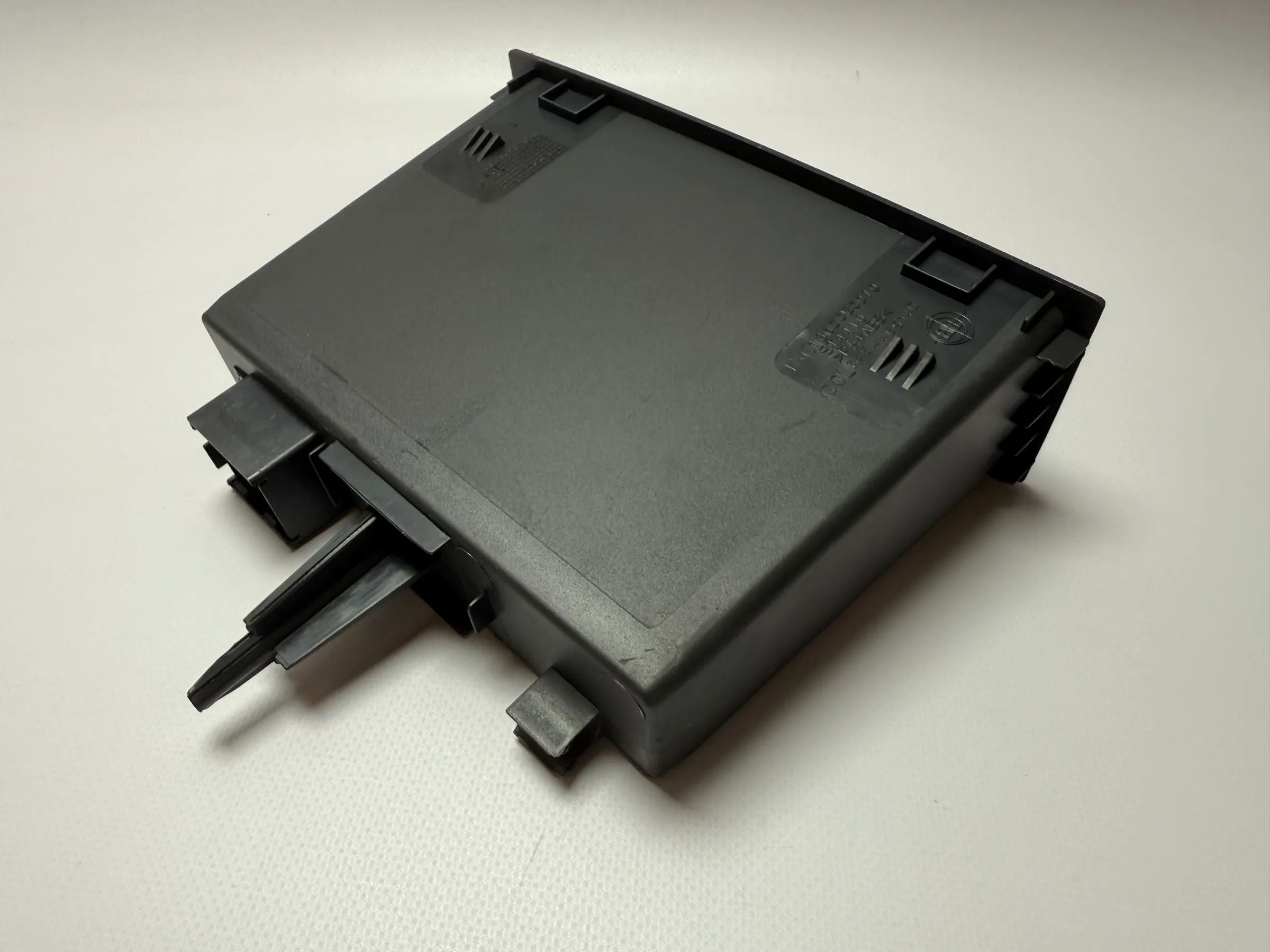 Orijinal Fiat Ducato Merkezi Saklama Gözlüğü 7354469140 / 1310020070