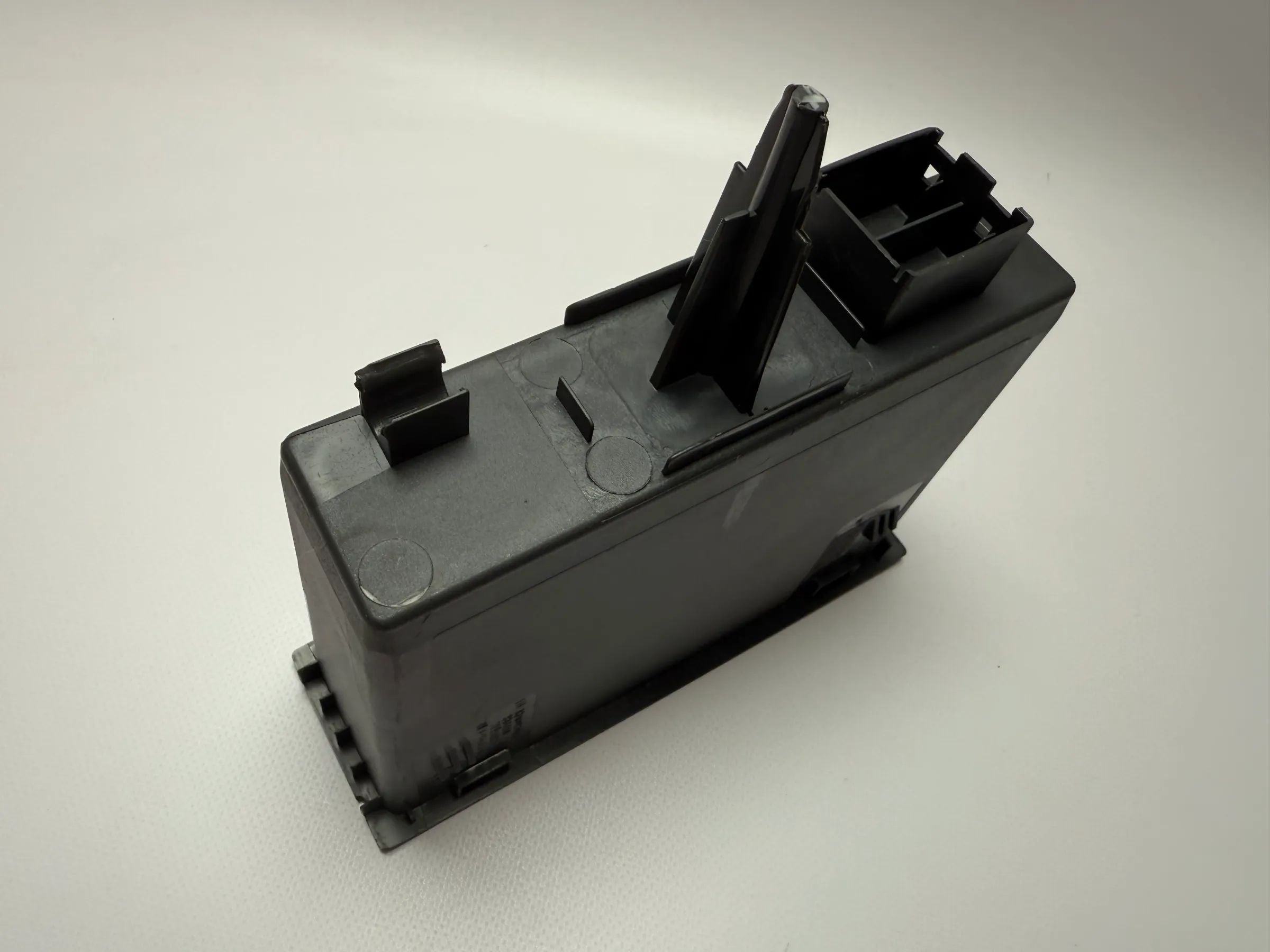 Orijinal Fiat Ducato Merkezi Saklama Gözlüğü 7354469140 / 1310020070