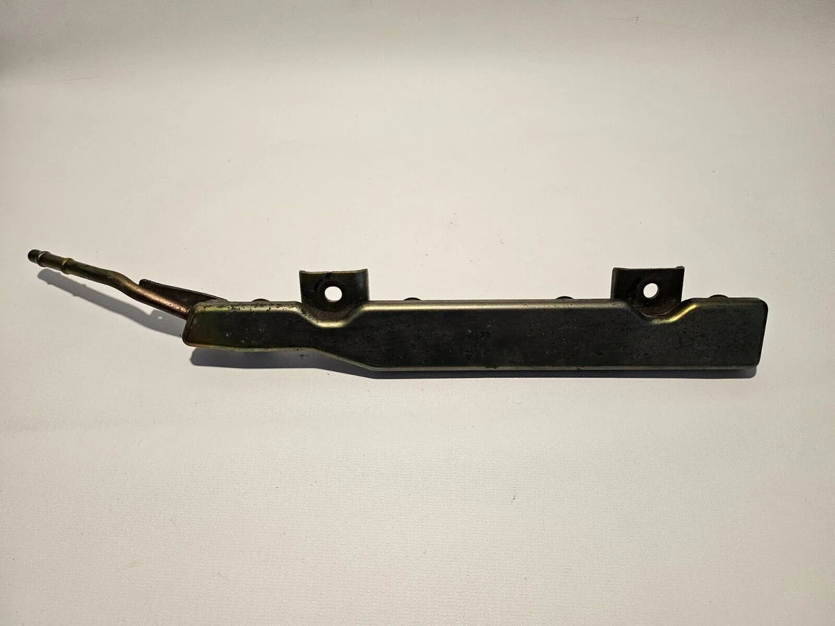 Original Nissan Primera P12 1.8 85kW 115PS Rail Injektor Mesin