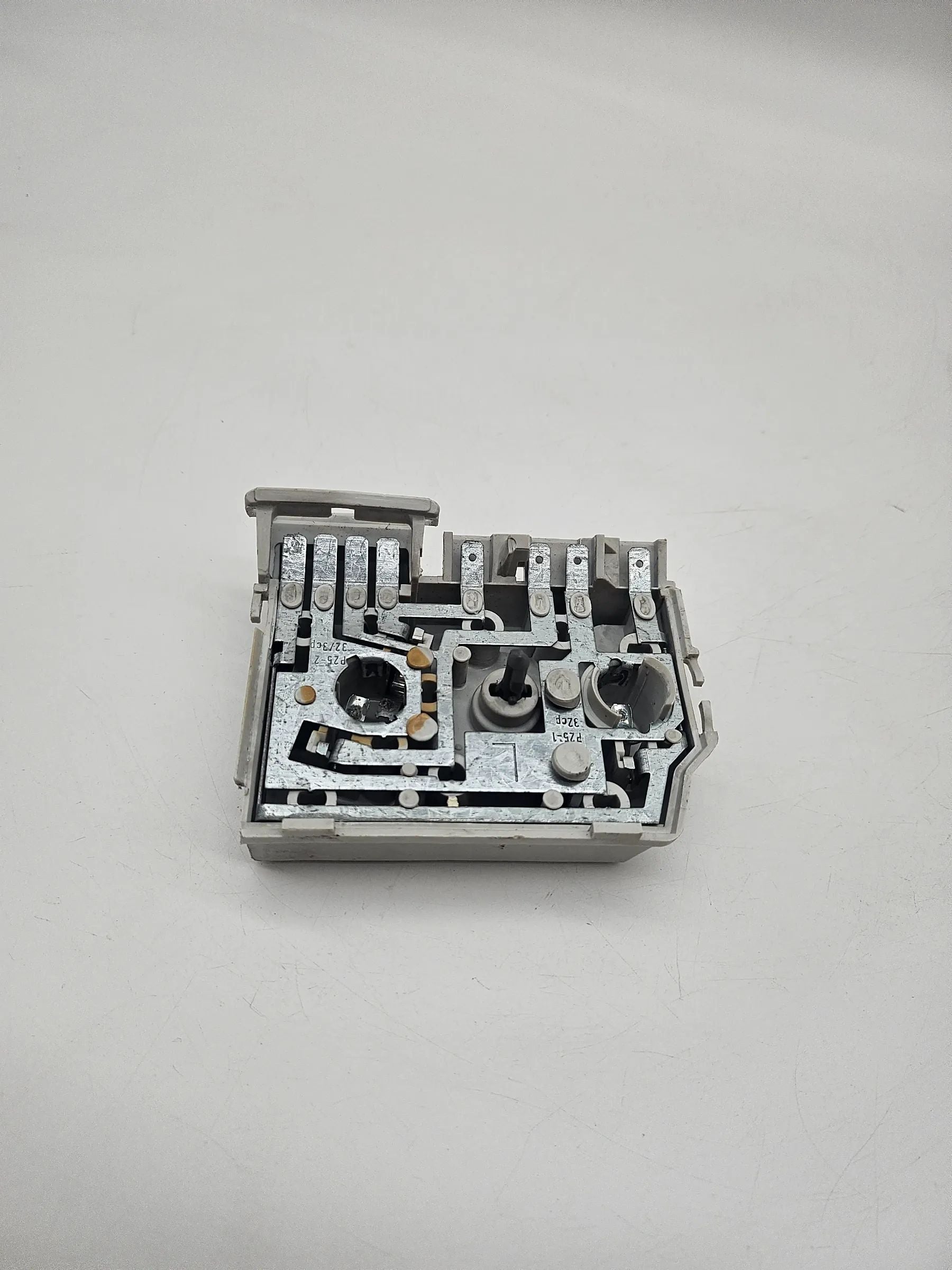 ORIGINAL AUDI 80 893945095 Lampenträger Rückleuchte  hinten links