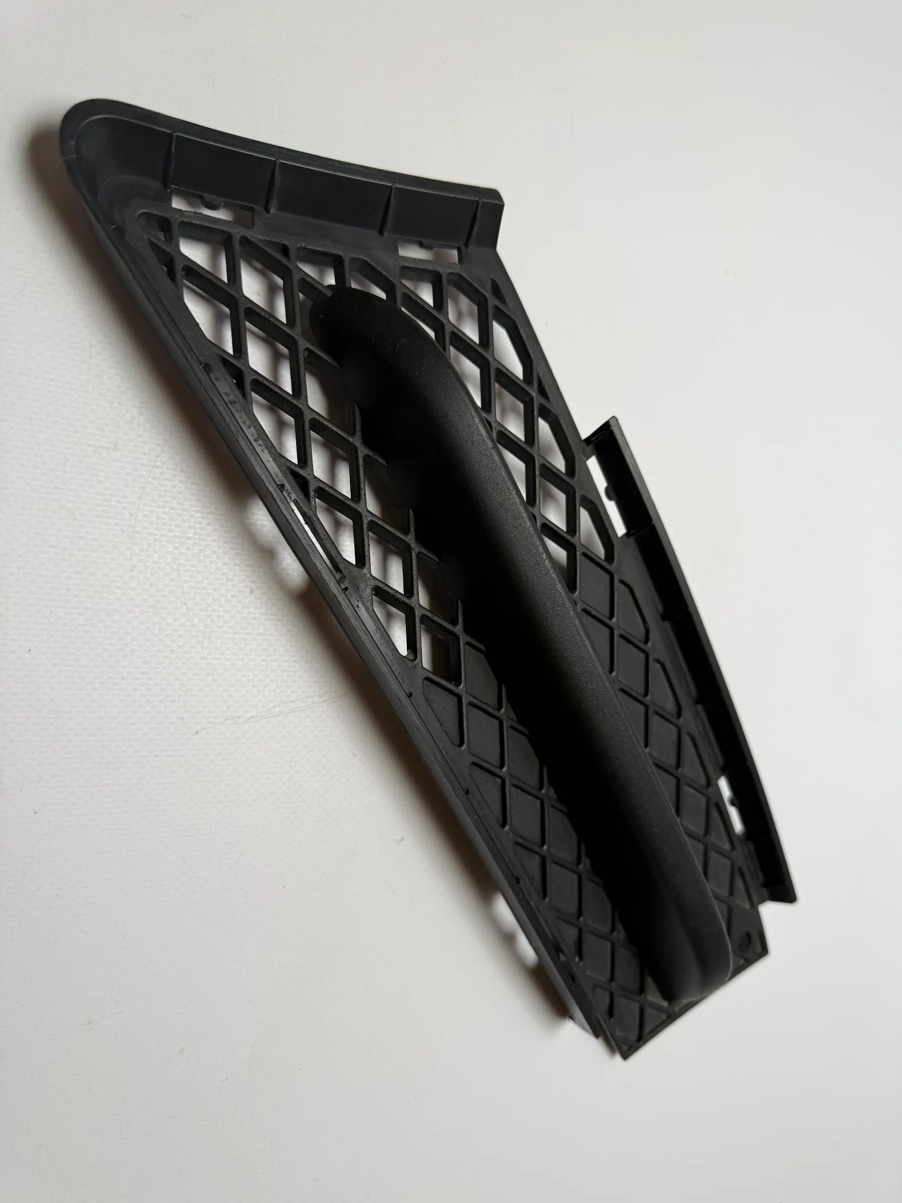 Original BMW 320d DPF E90 / E91 air grille front left / 51117154551 