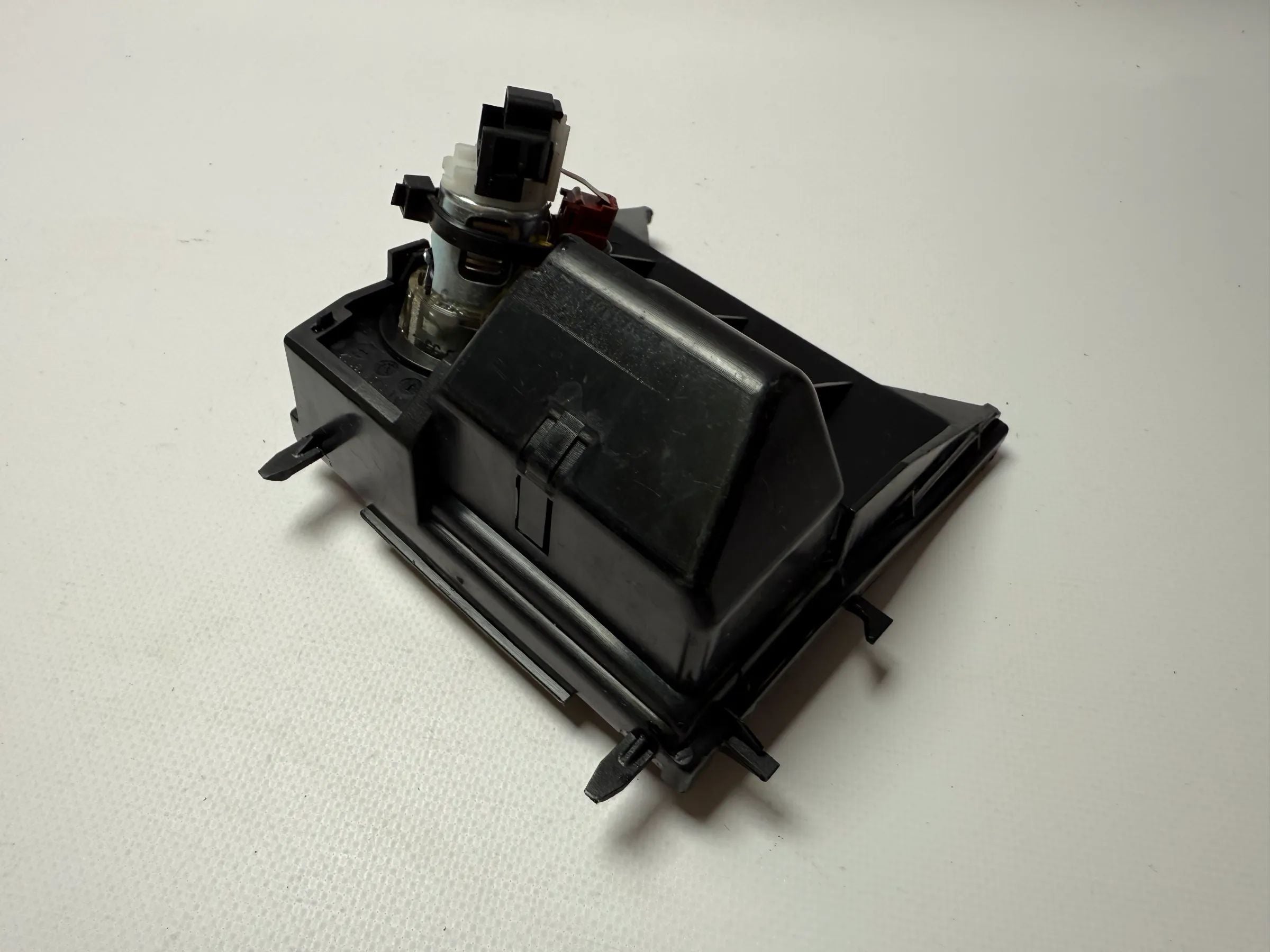 Original Mercedes-Benz A-Klasse (140/168) Cenicero con Encendedor A1688100930