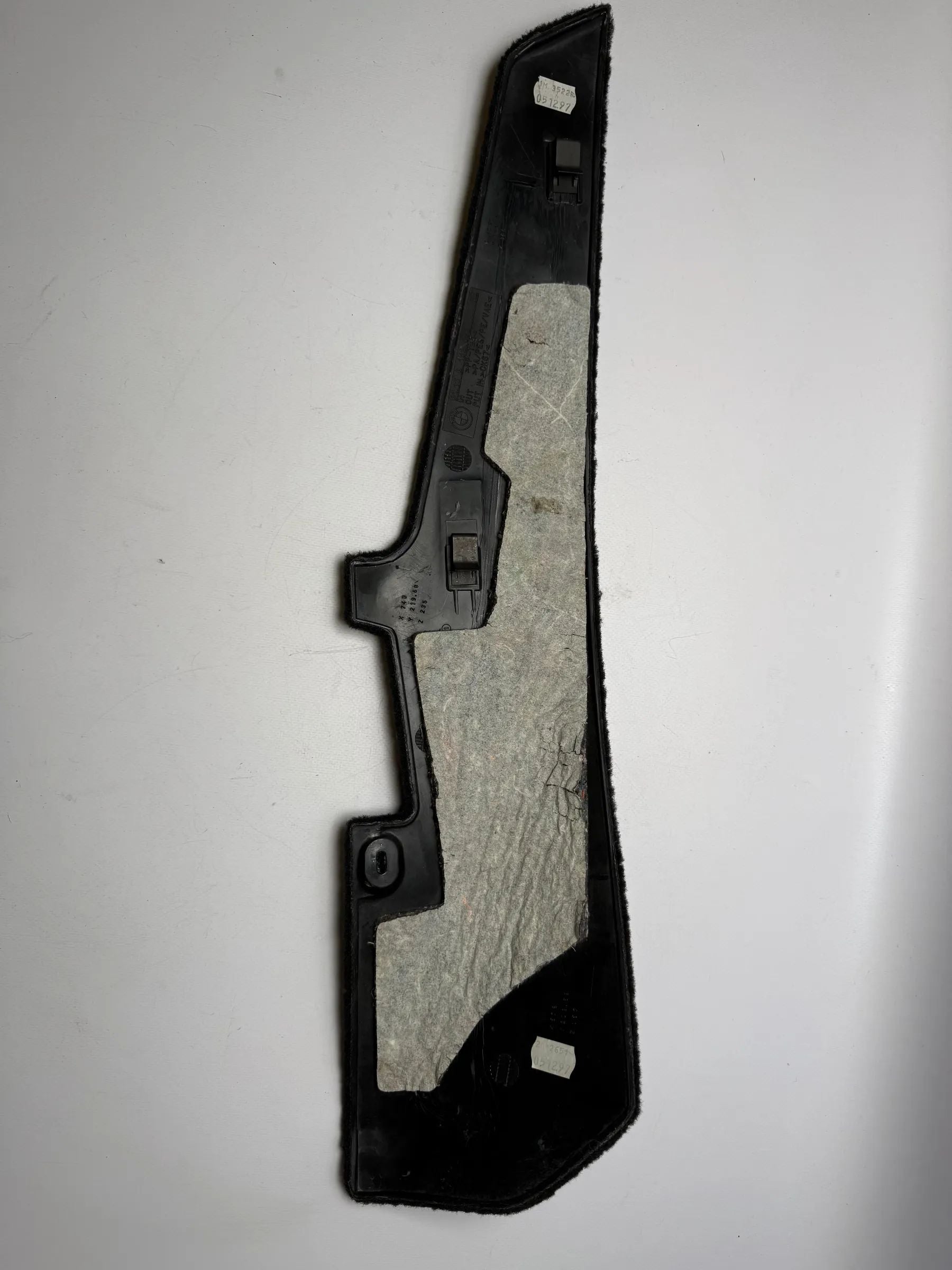 Oryginalna osłona konsoli środkowej dywanik prawy BMW 5er E39 8159692