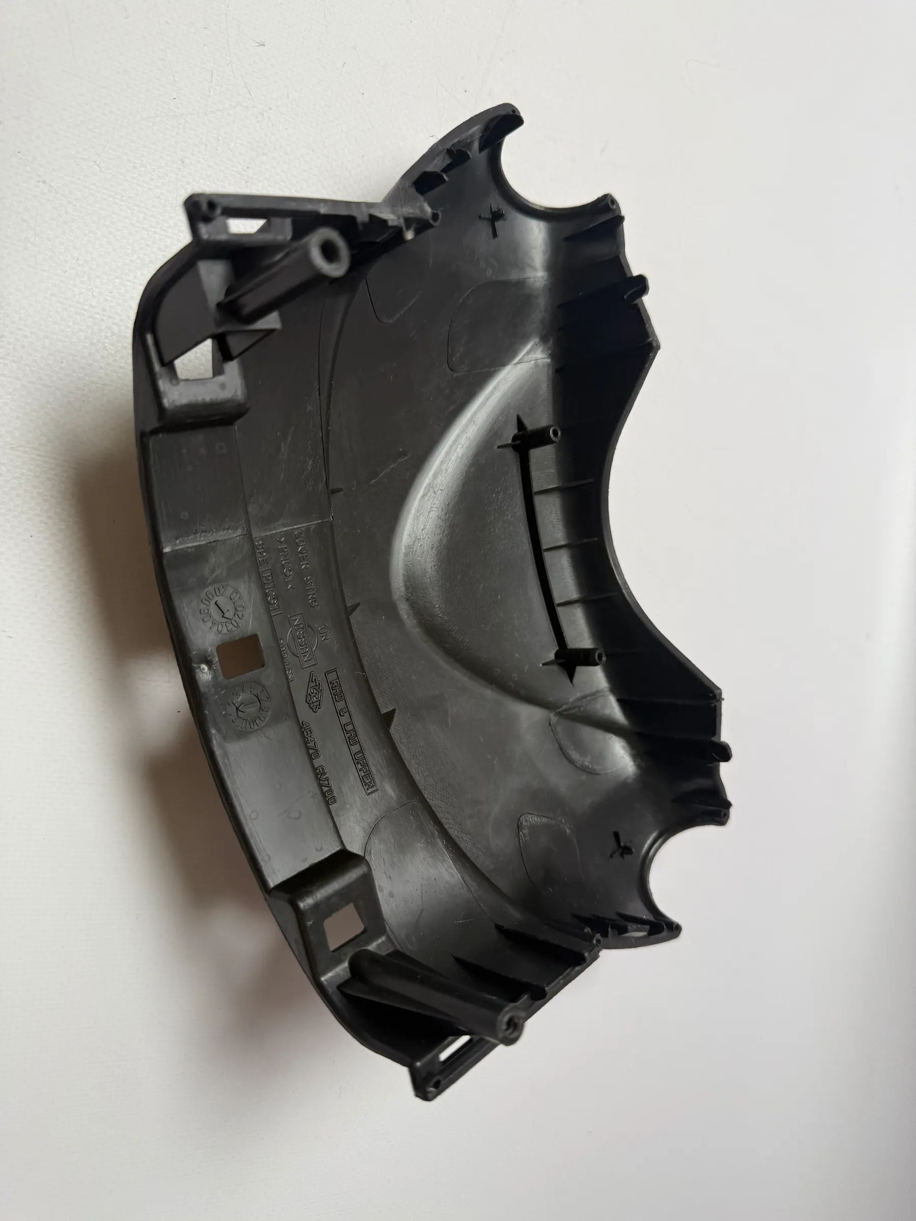 Оригинальная облицовка верхней части рулевой колонки Nissan Primera P12 48470AV700