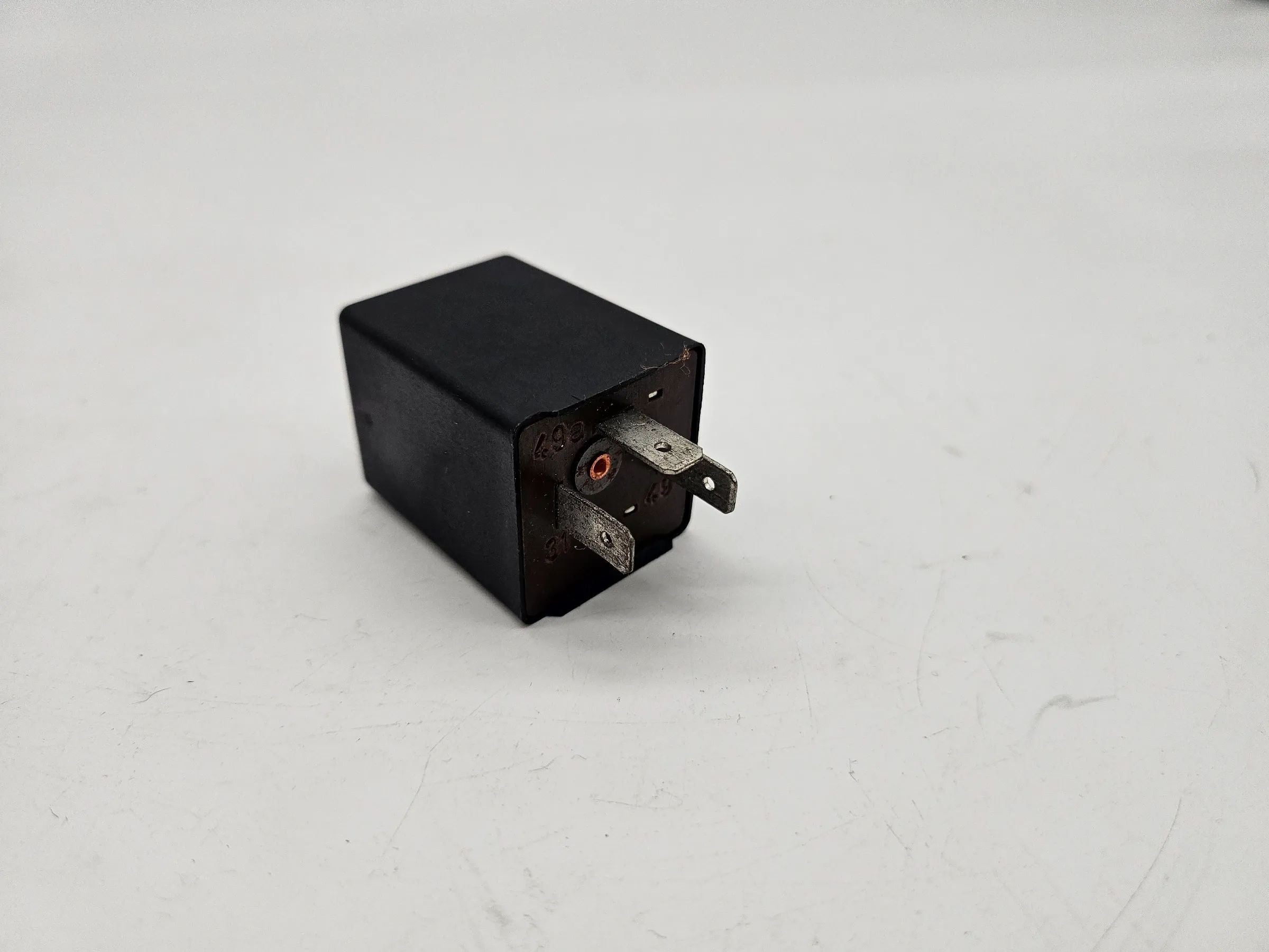 純正 Audi 80 100 ウインカーリレー Hella TBB40 4DB003226-04 21W5W2