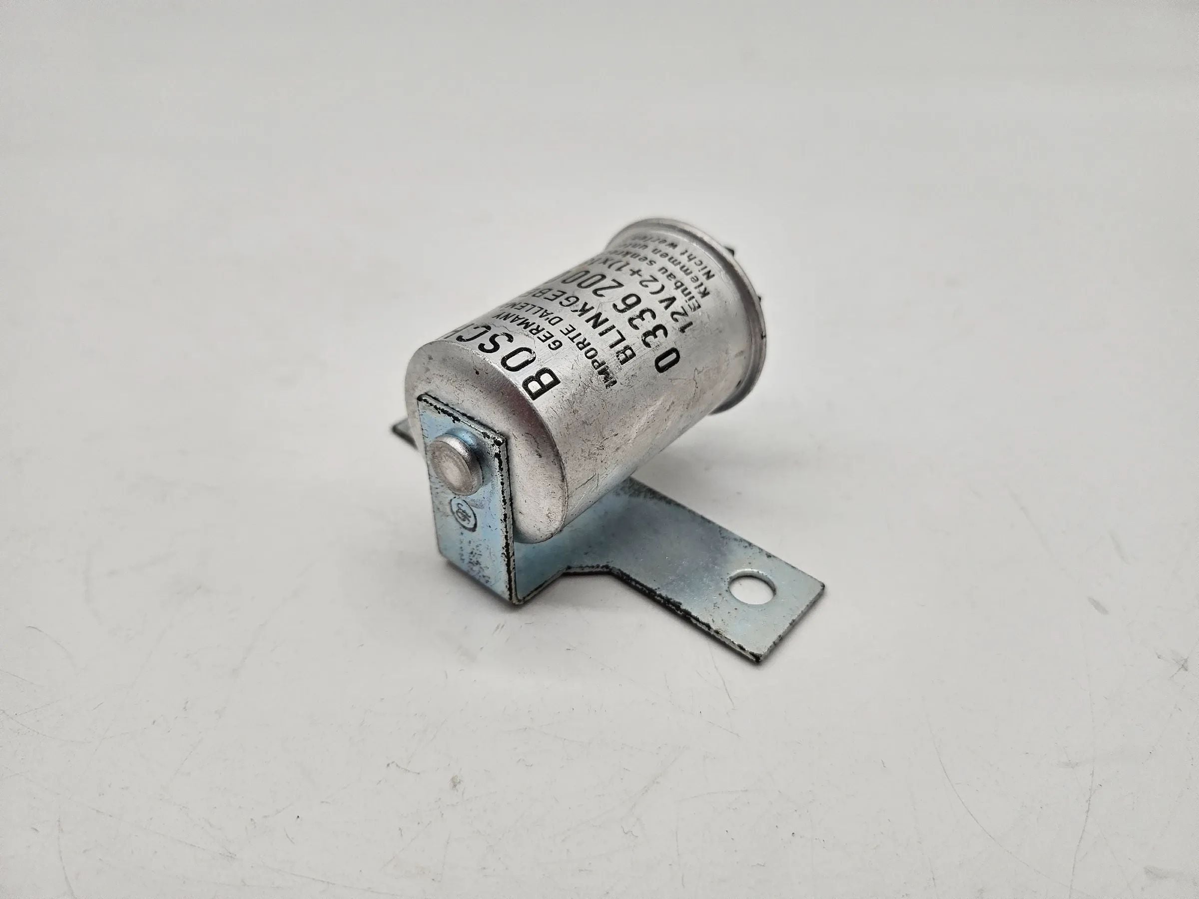 อะไหล่แท้ (OEM) Bosch รีเลย์ Opel Rekord B C Commodore A Kadett B 0336200037 AHK