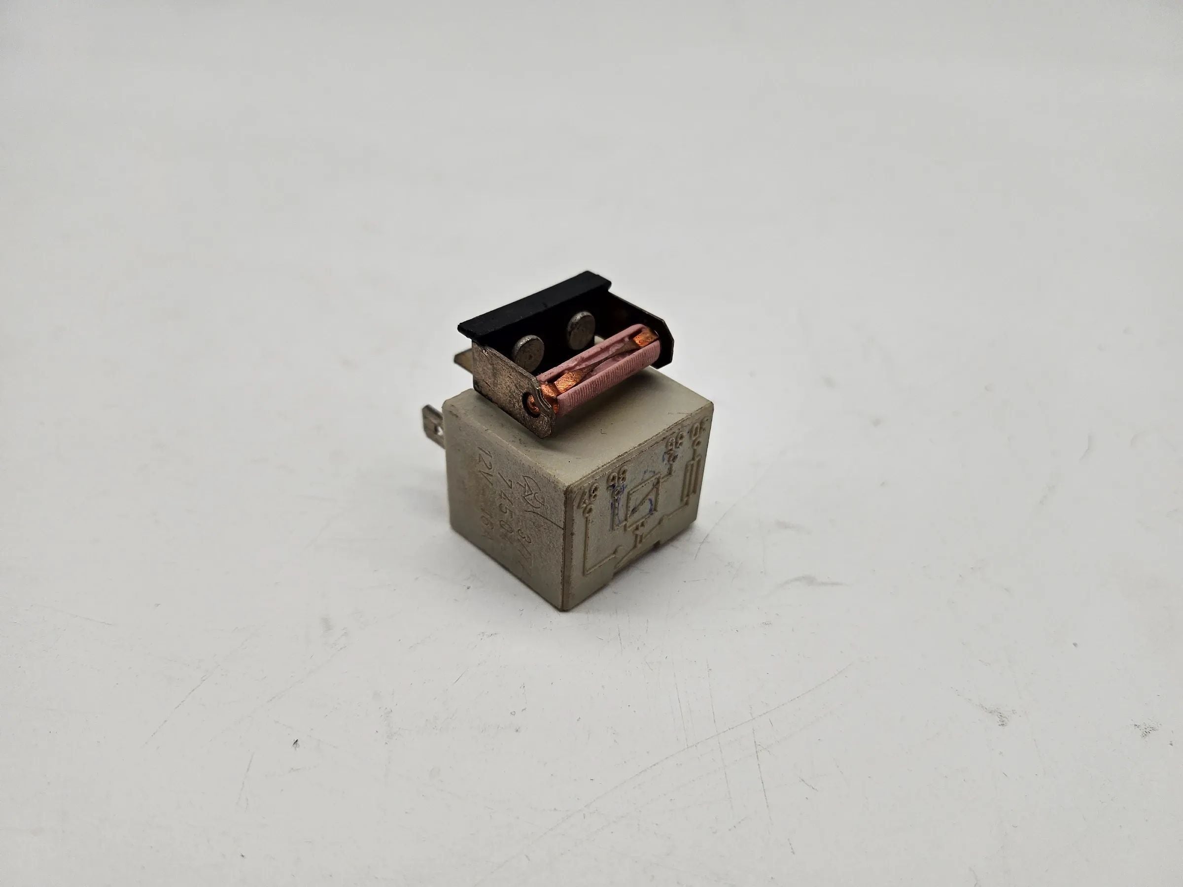 Original Relay Vintage Opel Porsche VW 3/77 74504 12V 16A 
