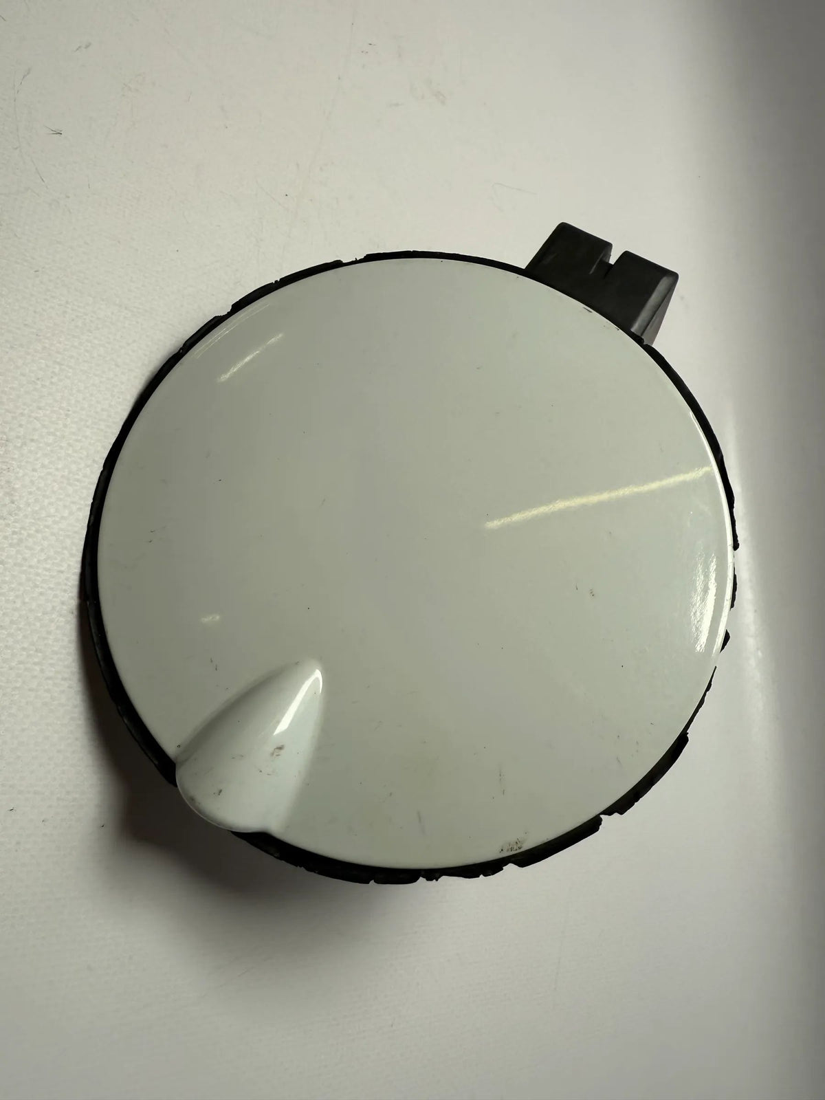 Original Opel Astra 1.6 G Tapa de Depósito / Tapón de Combustible Blanco 90559413