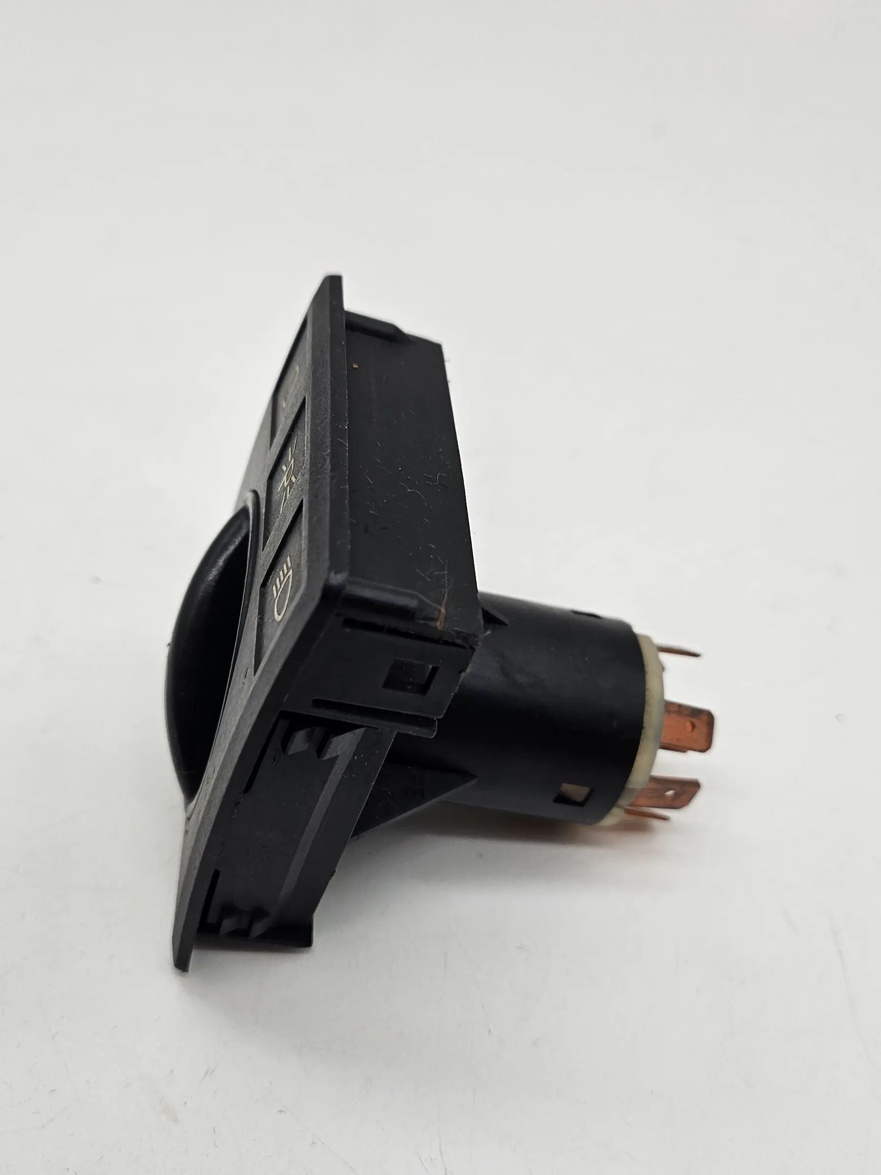 อะไหล่แท้ Opel Rekord E Monza Senator สวิตช์ไฟ 90044557