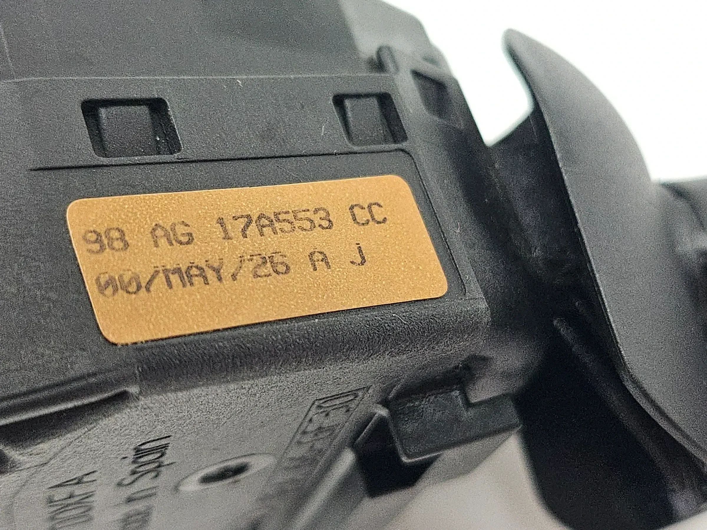 ORIGINAL FORD FOCUS COMBI (DNW) 1.6 16V steering column switch 98AG17A553CC 