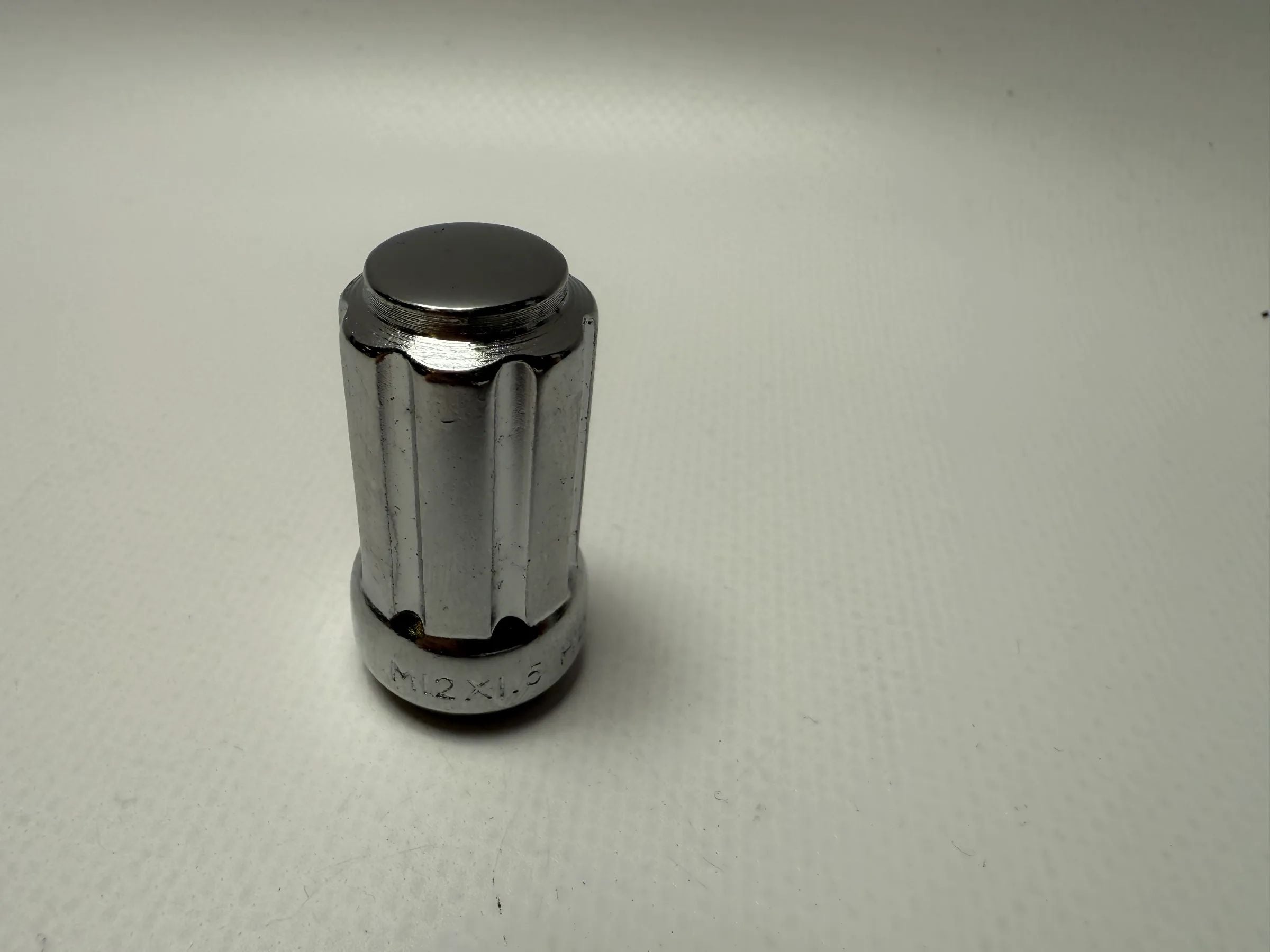 Original Ford  Bronco Radmutter M12X1.5 HD