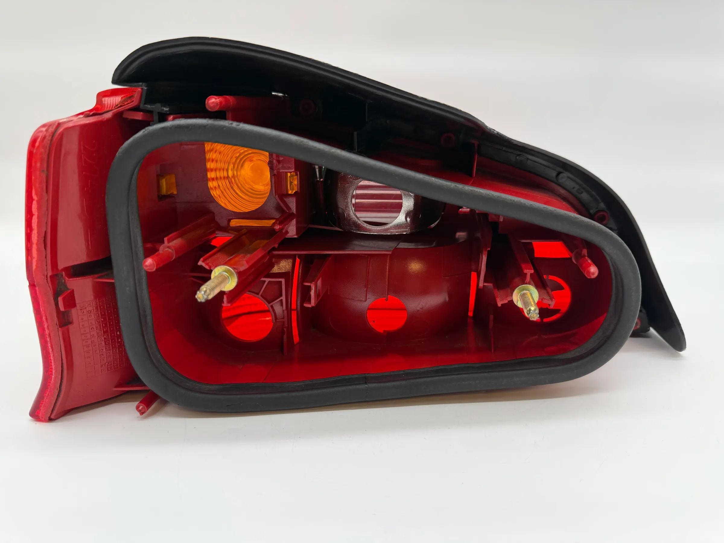 PEUGEOT 106 S204.1996 rear light tail light RIGHT LPTG123 / E25089 