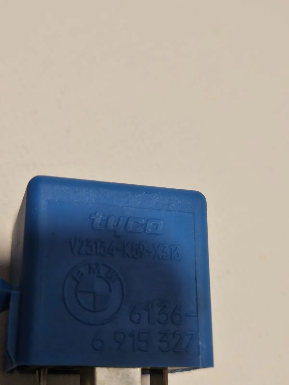 Оригинальное реле синее 6915327 БМВ 3 серия Е36 Е46 5 серия Е39