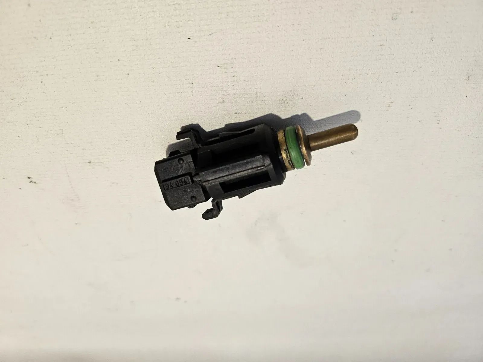 Original BMW e39 E46 X5 E60 E65 coolant temperature sensor 1433077 