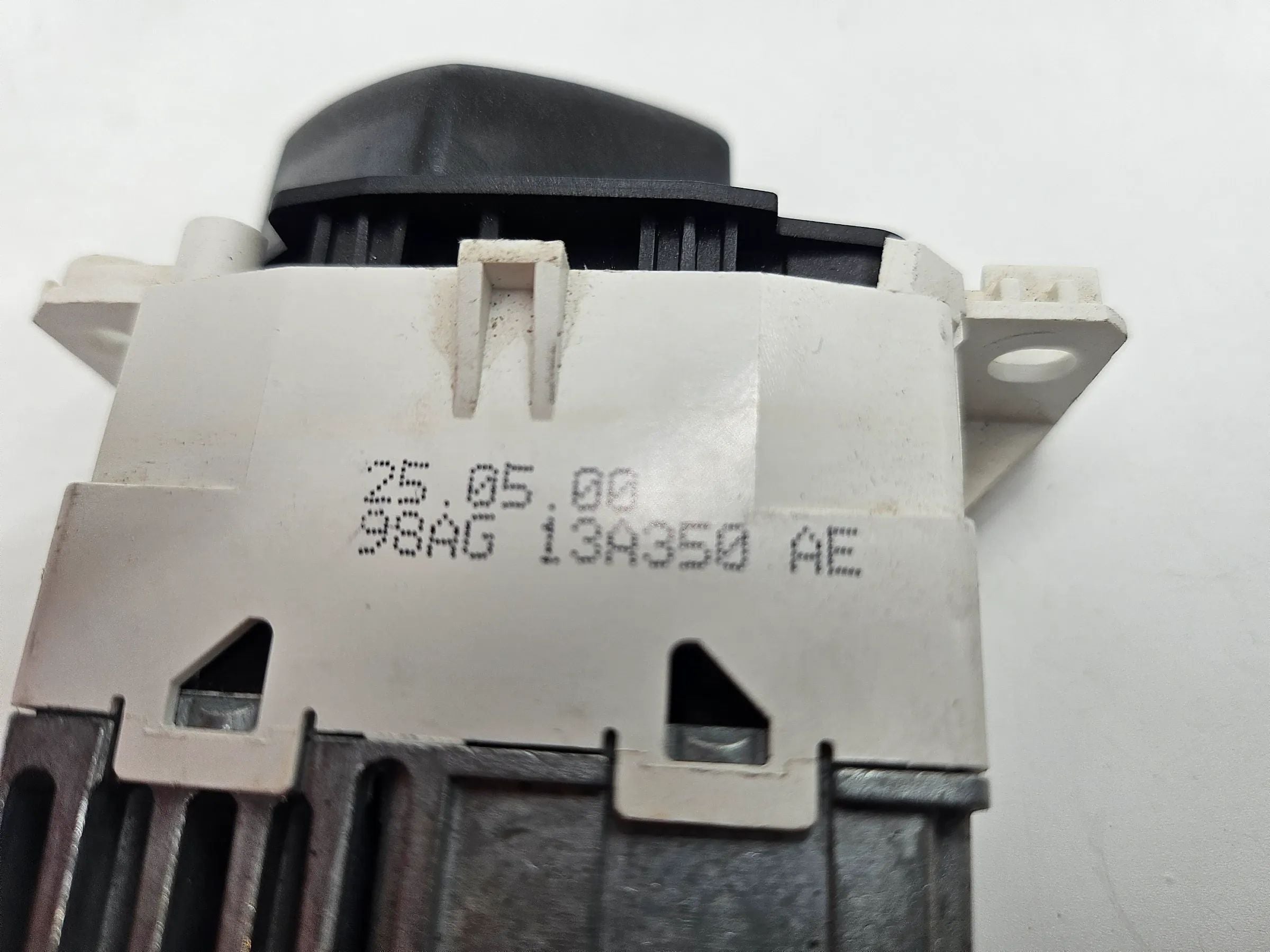 อะไหล่แท้ Ford Focus 1 DNW DBW DAW สวิตช์ไฟฉุกเฉิน 98G13A350BE
