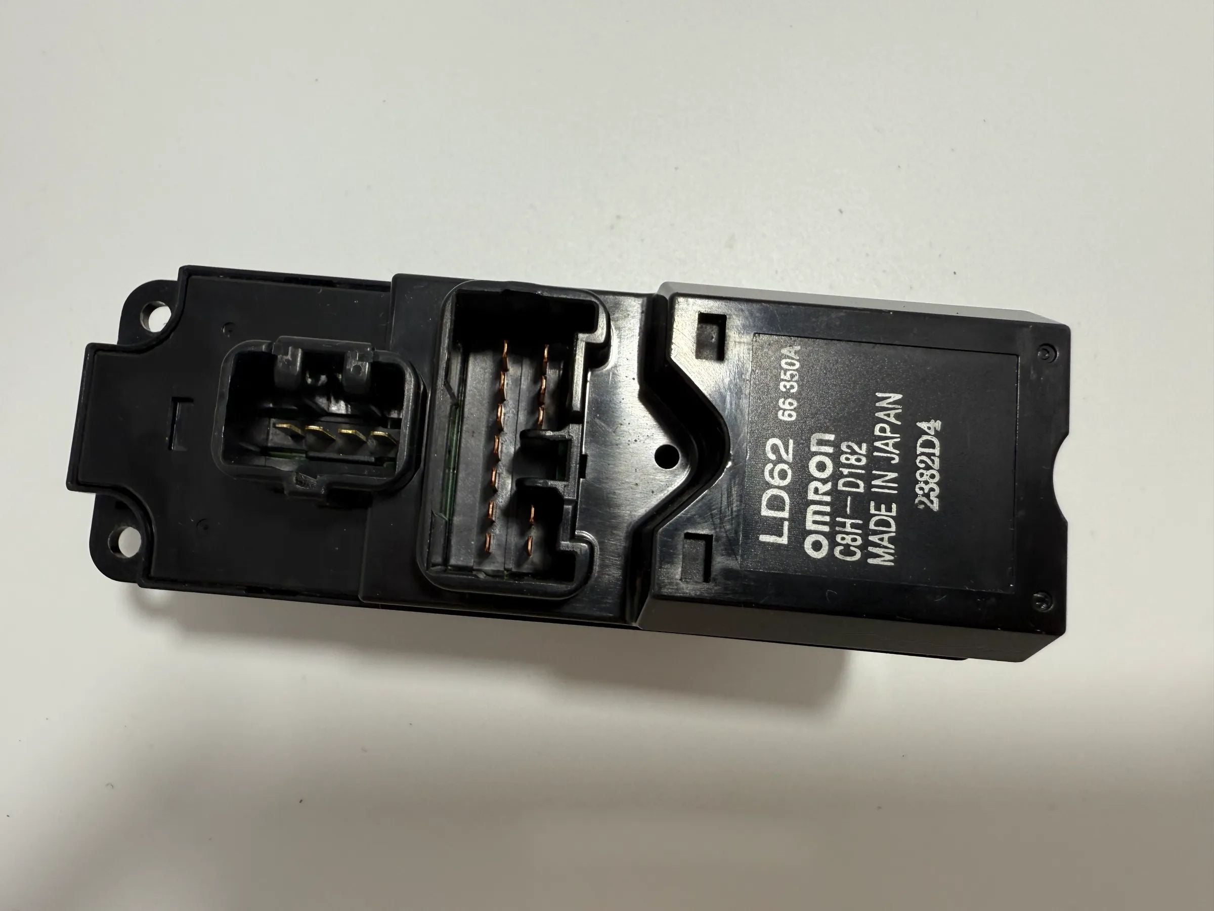 Originele Mazda MPV II TD LW Deurschakelunit Links Omron LD62 66 350A