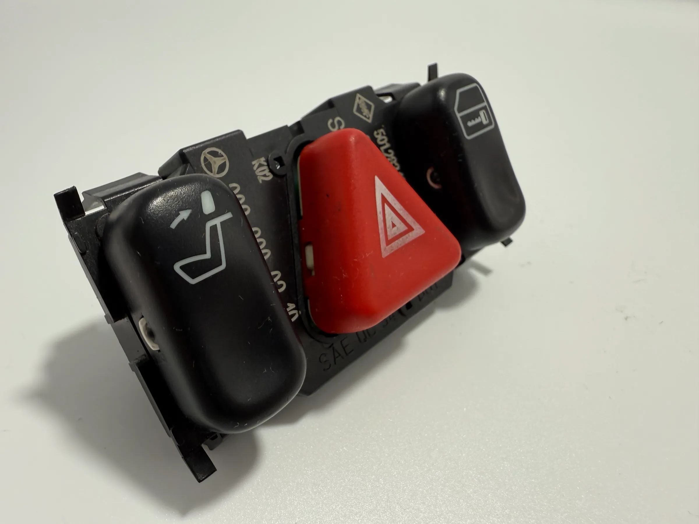 Originele Mercedes W202 W208 W210 Schakelaar Waarschuwingsknipperlicht Hoofdsteun 2088200310