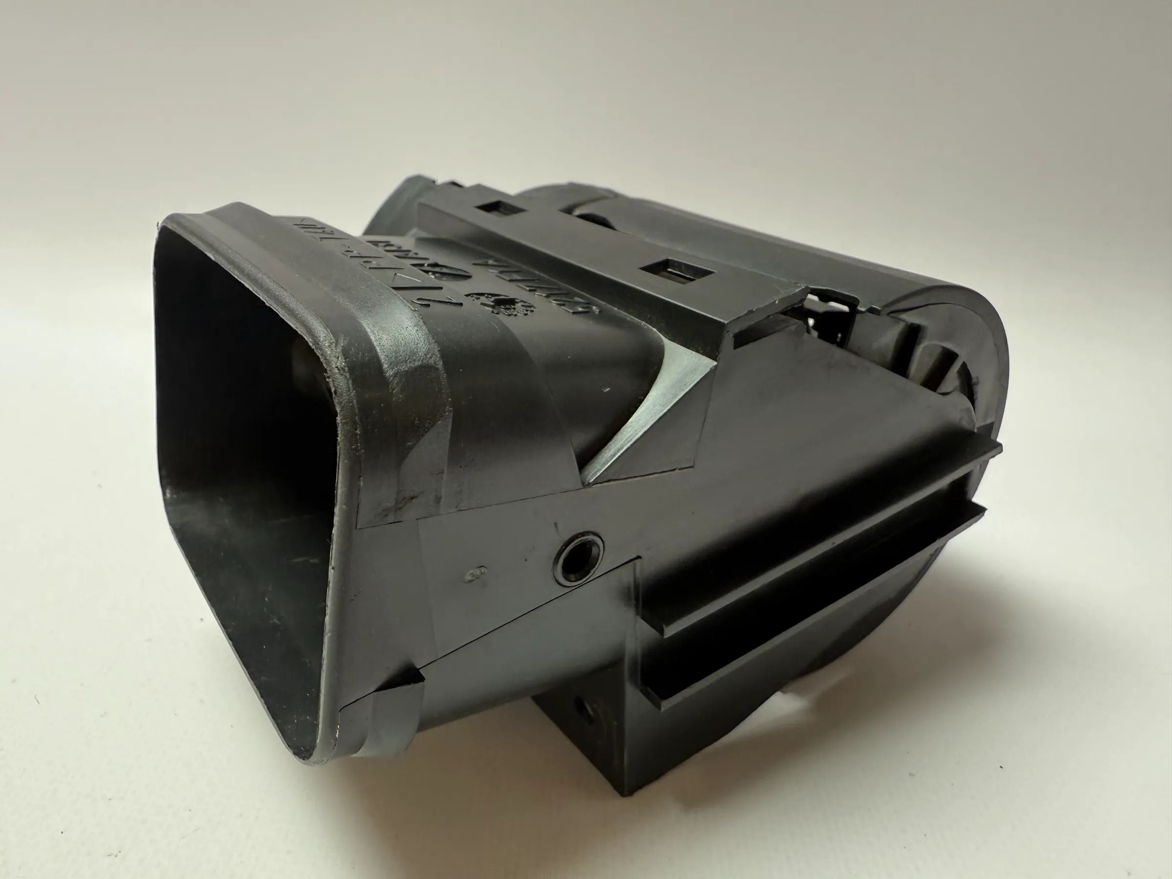 Originele Opel Corsa B Ventilatierooster Ventilatierooster Luchtkanaal AT315217F1A / 90386874 LHD