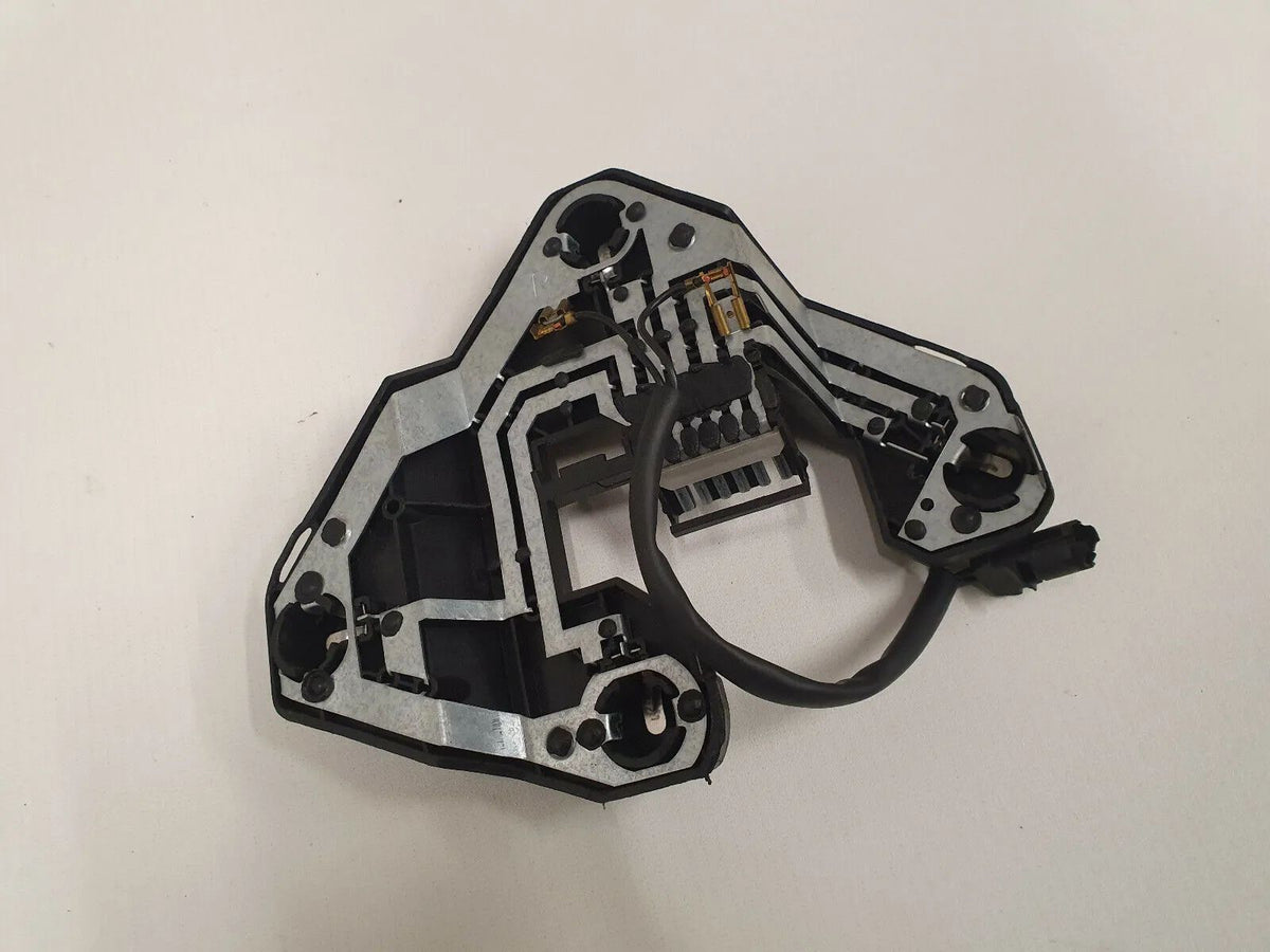 Oryginalny uchwyt lampy tylnej Audi A4 prawy 1996-04