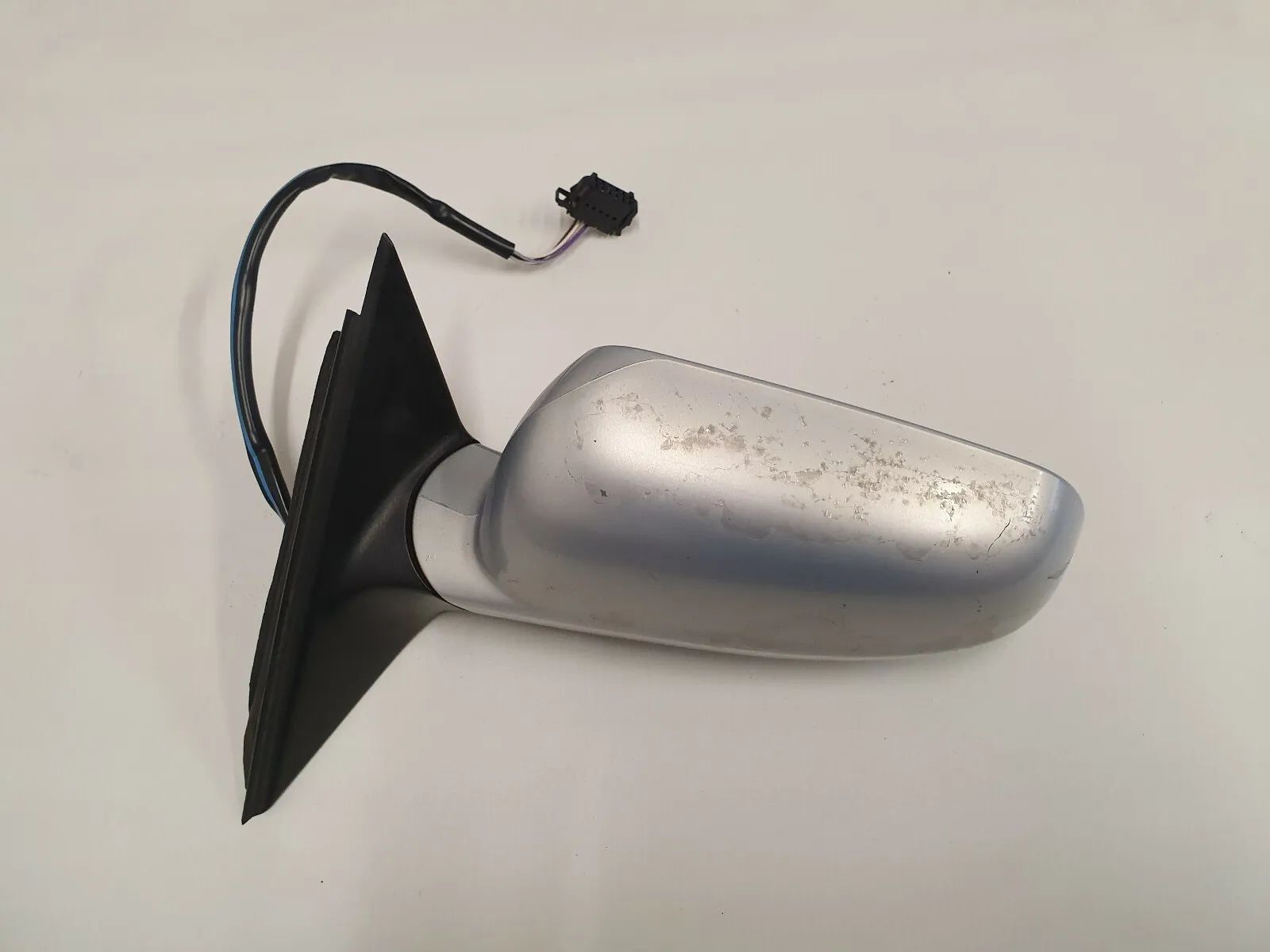 VW Passat 3BG exterior mirror outside left 3B0857933B LA5E silver K13