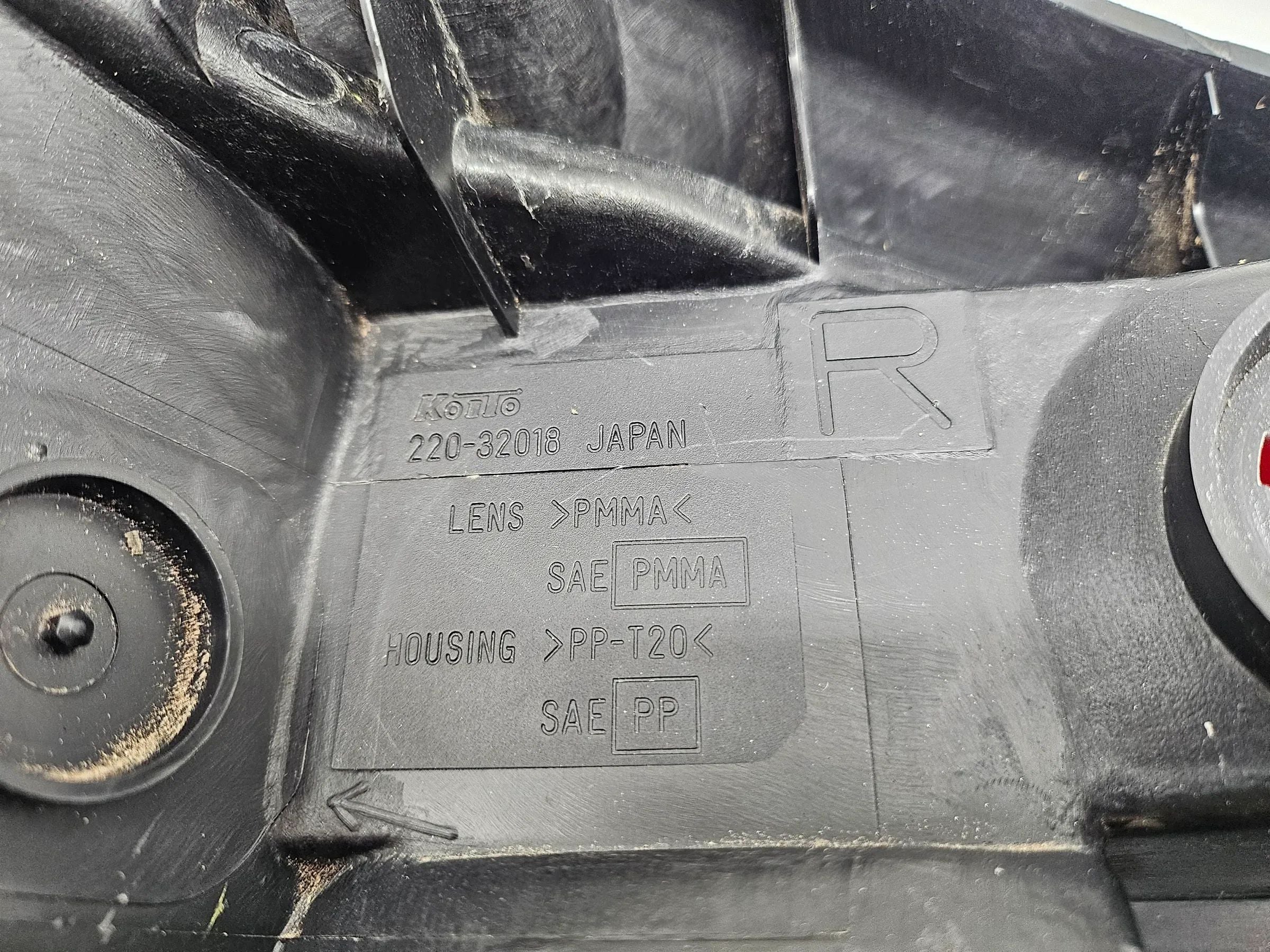 Suzuki Baleno BJ 1997 Farolim Traseiro Direito 220-32018