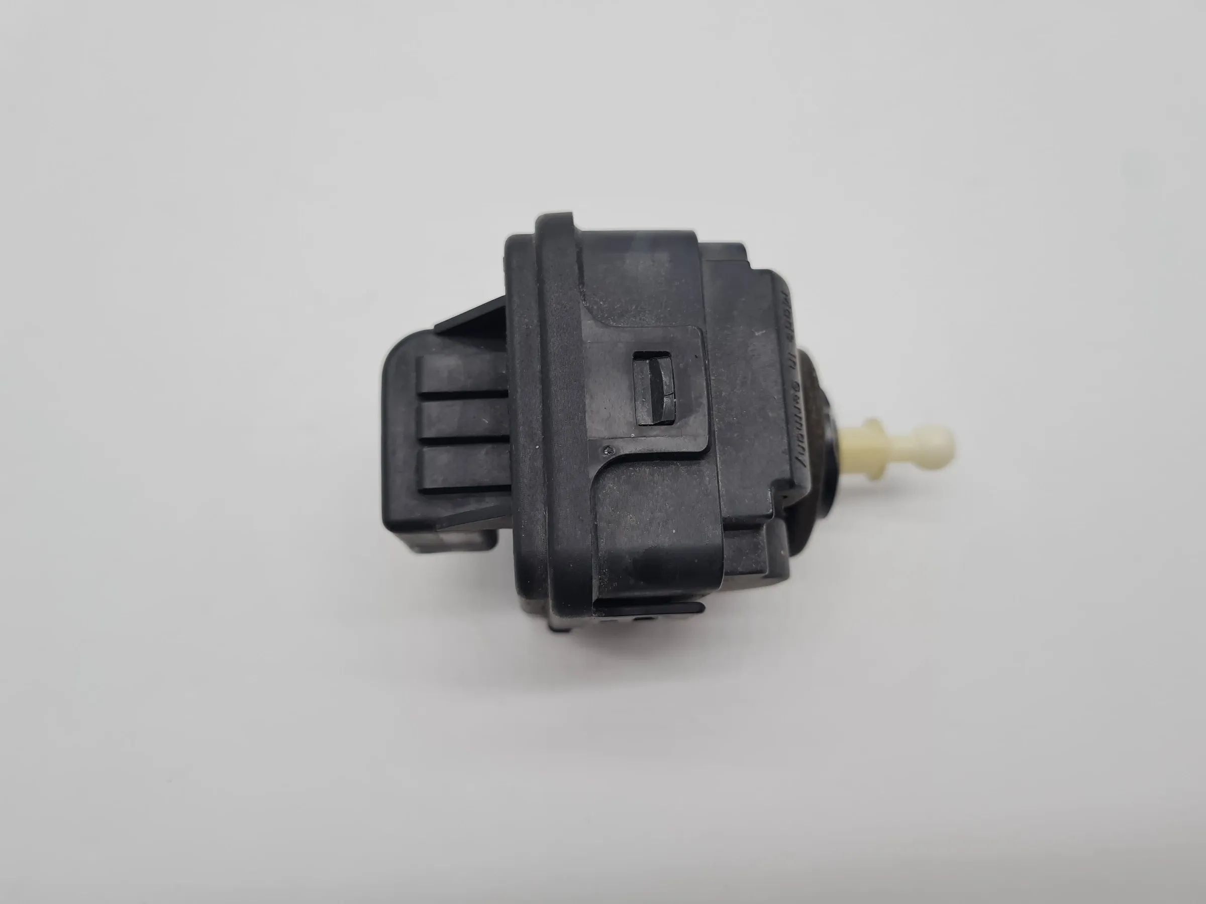 Original Audi A 3 (8L) Stellmotor Scheinwerfer LWR L/R 8L0941295 / 007 282-13