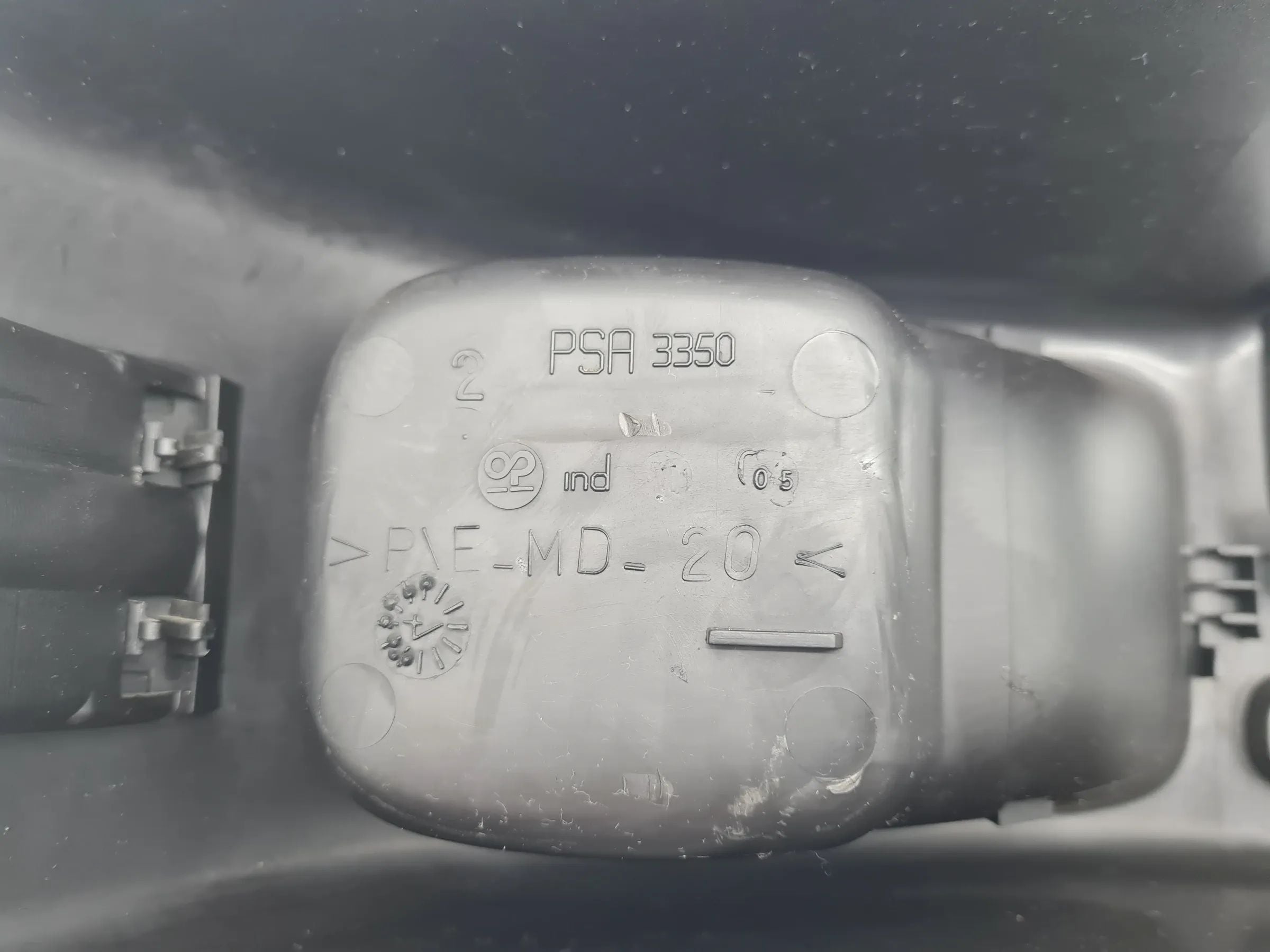 Original Peugeot 206 CC (2D) Verkleidung Mittelkonsole Handbremse Vorne 96250374