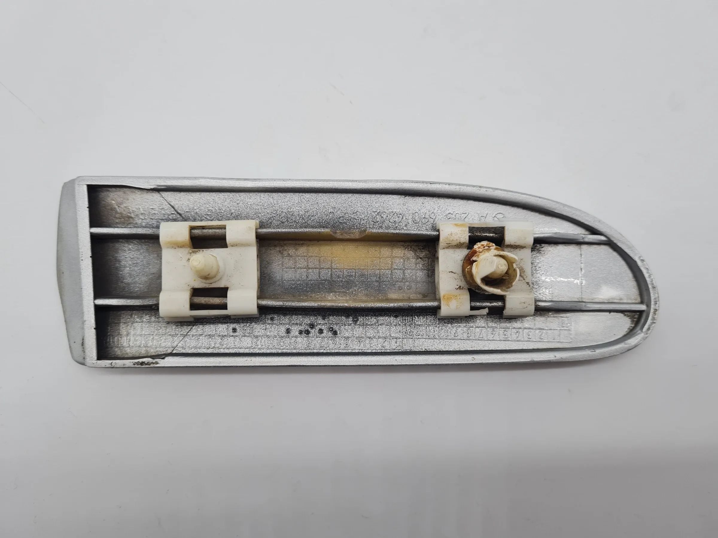 Original Mercedes C-Klasse (W203) Kotflügel Zierleiste Vorne Rechts A2036904262