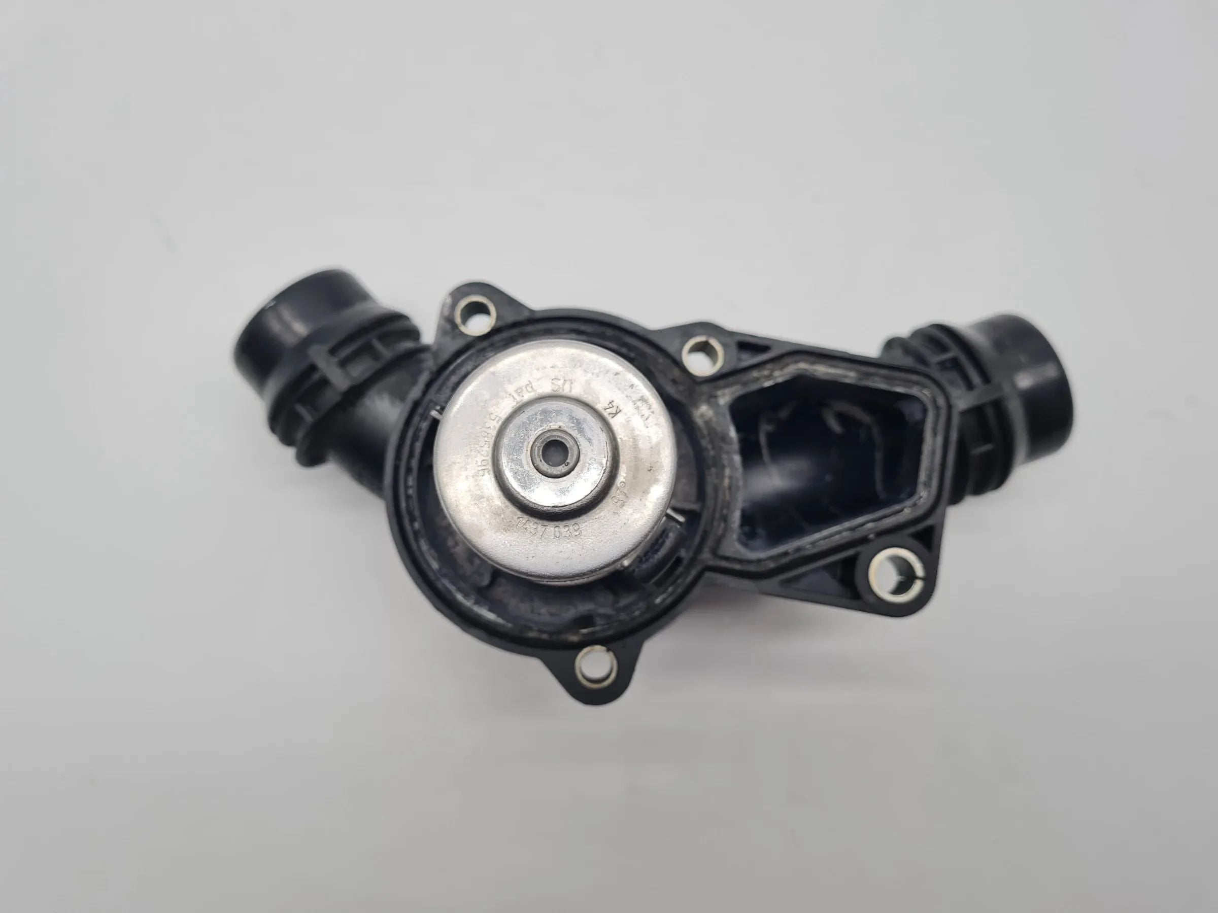 Original BMW (E39 E46 E60 E65 E53 E83 E36) Wasserflansch Thermostat 1436824