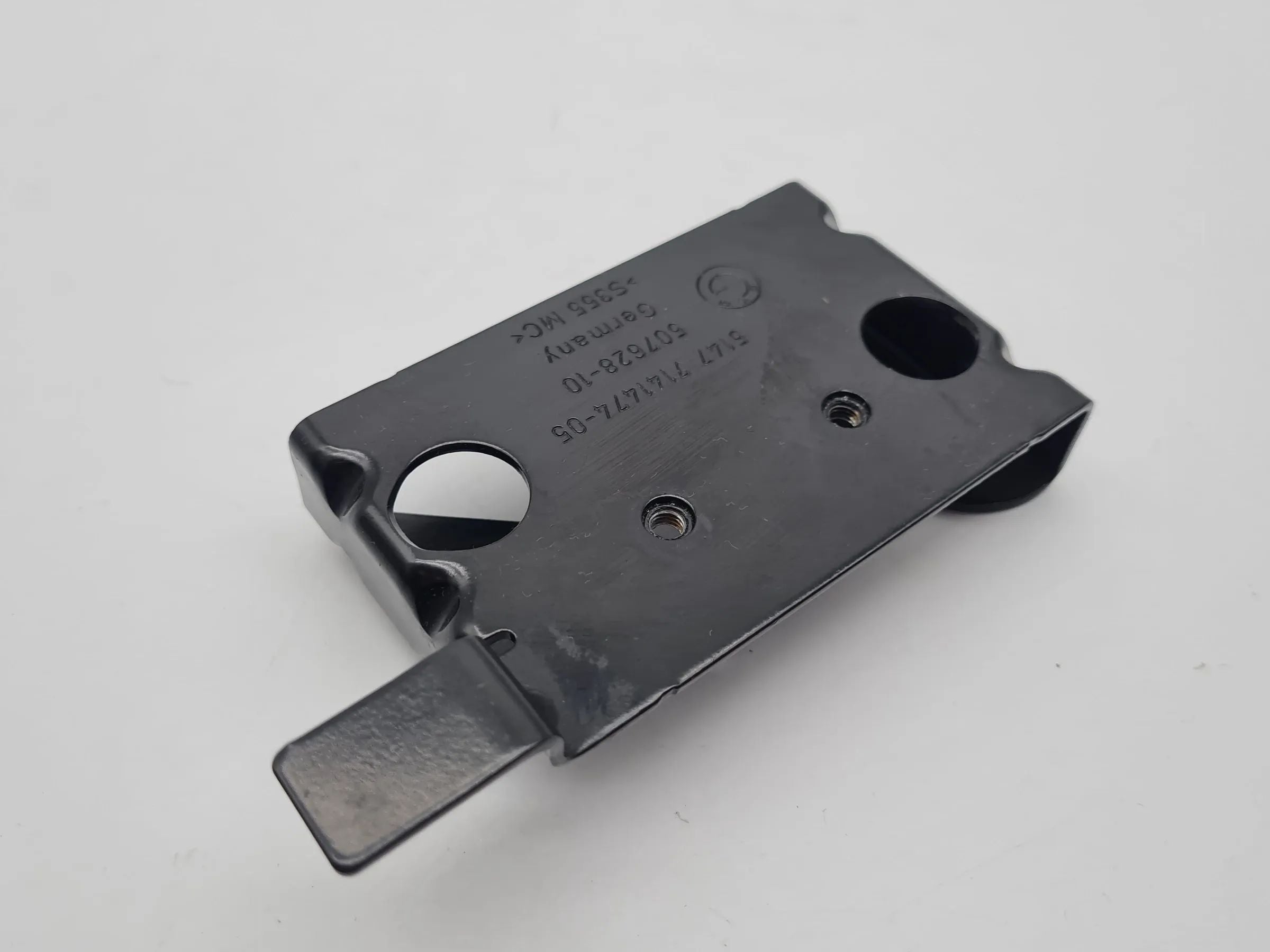 Original BMW 3er (E91) Halterung Kofferraum Rollo Adapter Rechts 51.47-7141474