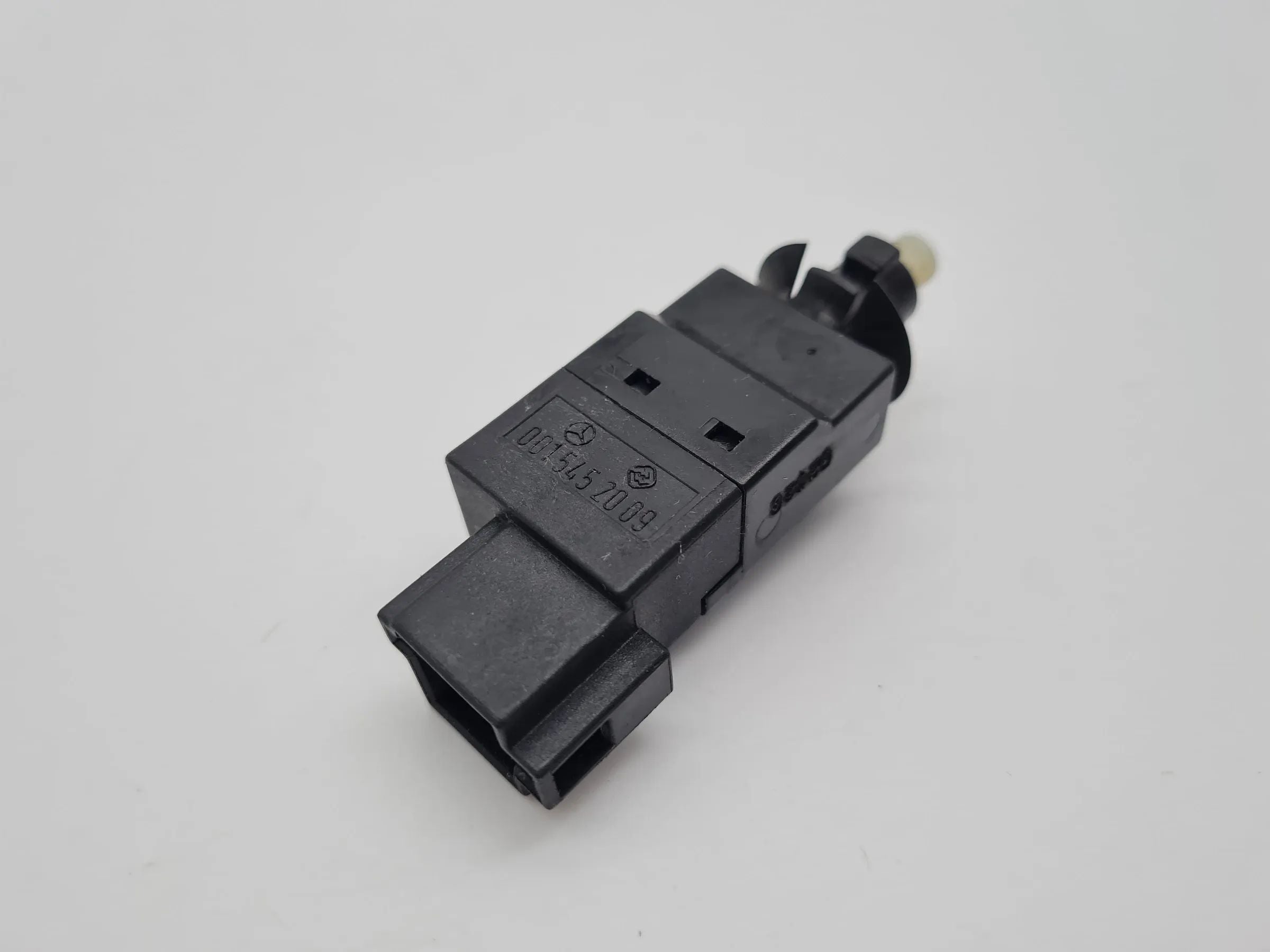 Original Mercedes Benz A-Klasse (W168) Bremslichtschalter A0015452009