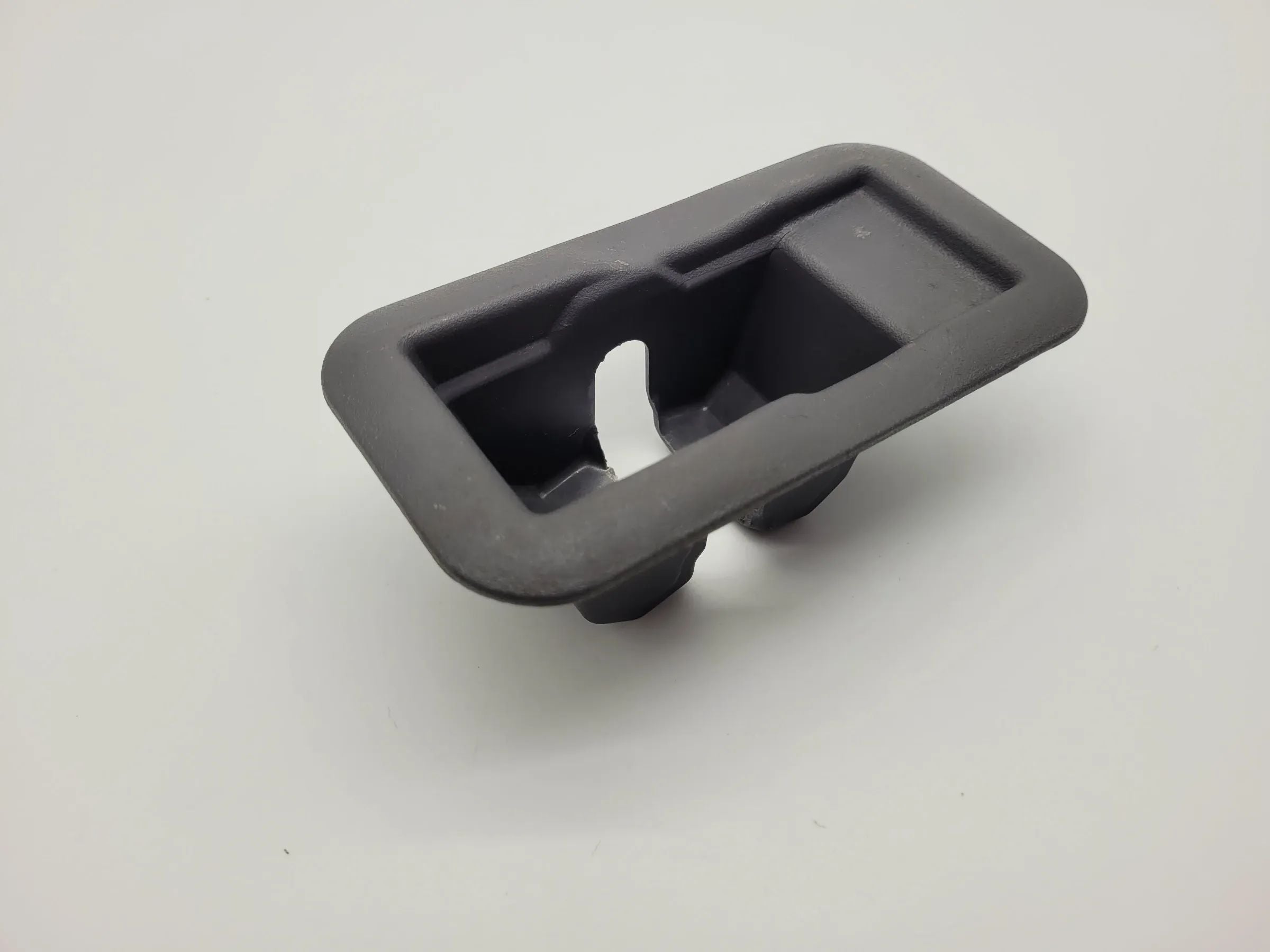 Original Mercedes Benz A-Klasse W168 Sitzbefestigung Abdeckung A1686840718