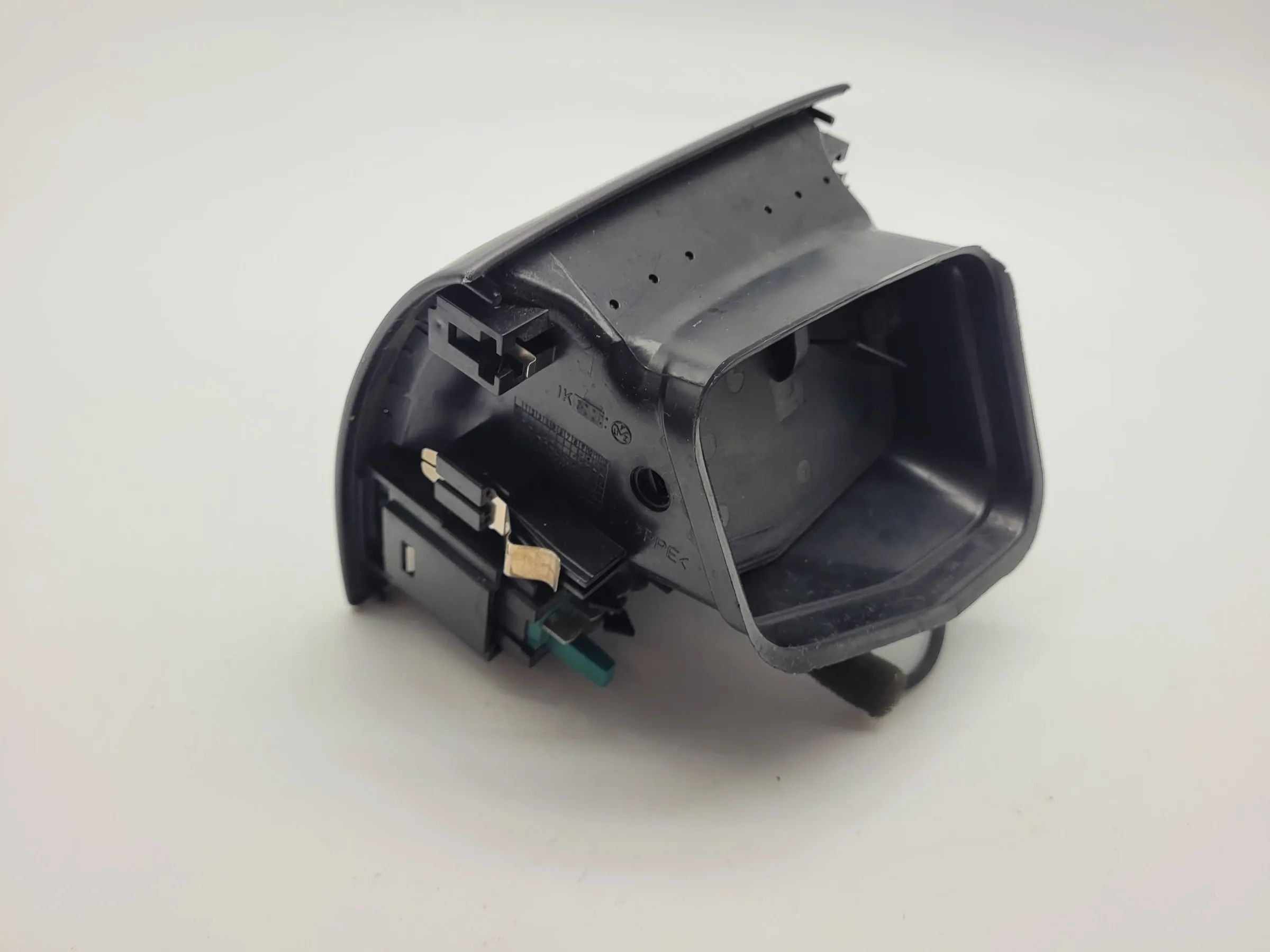 Original Audi A6 (4B) Lüftungsgitter Sitzheizung & Anzünder Hinten 4B0819203