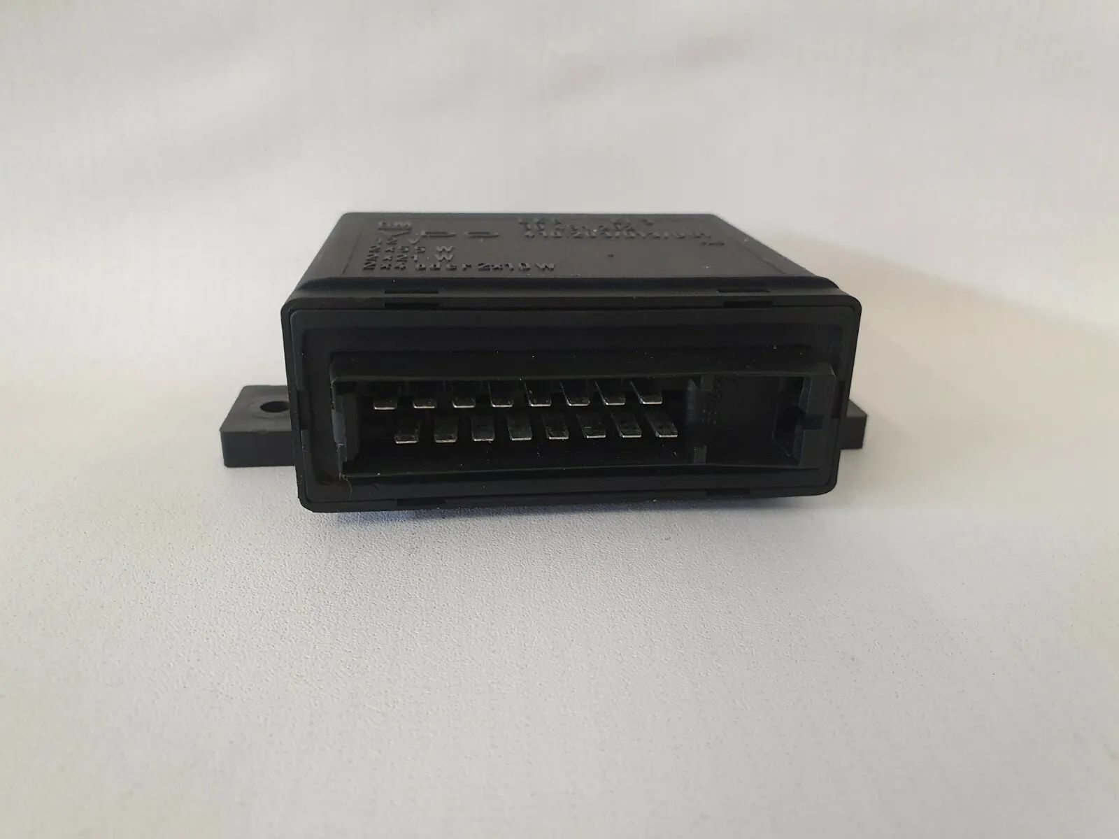 оригинальный блок управления двигателем OPEL OMEGA B CARAVAN (21_, 22_, 23_) 2.0 16V 90451202