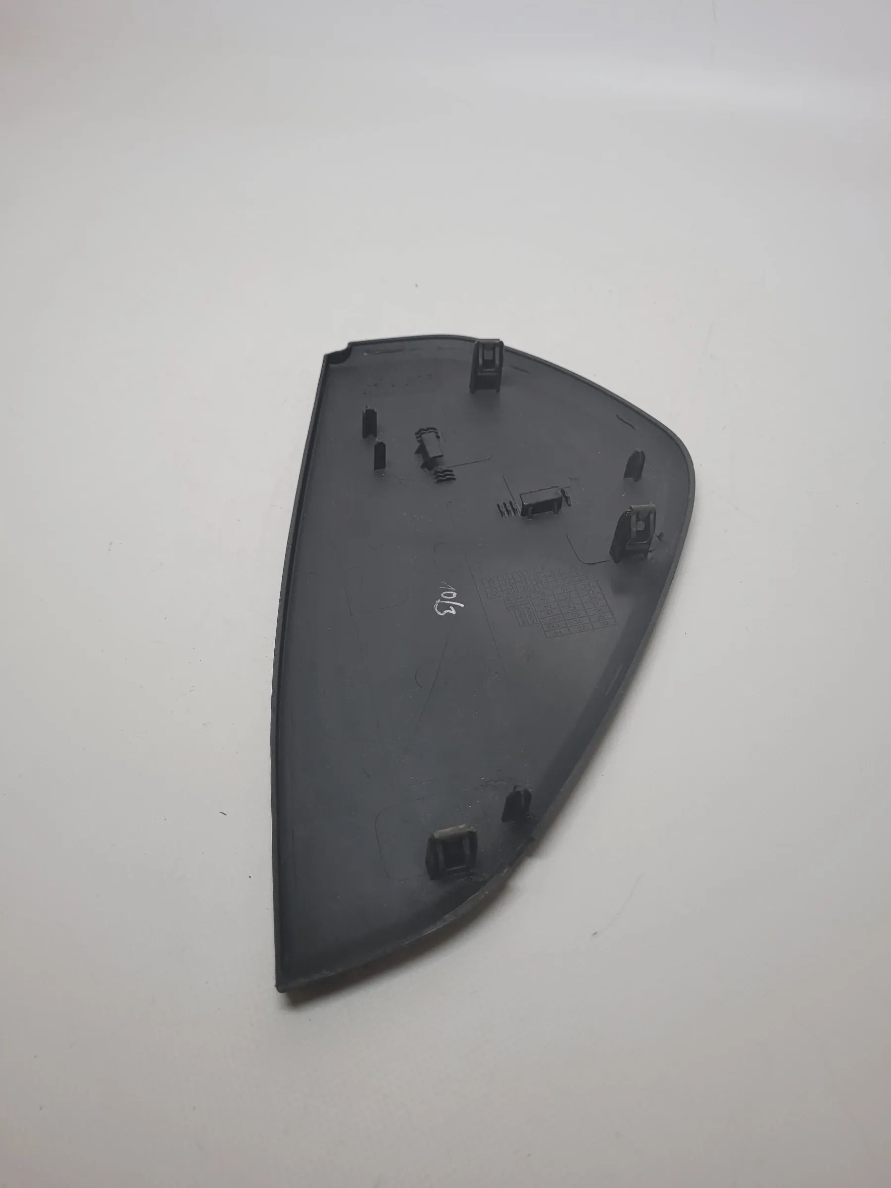 Original Audi A4 (8E/B6/B7) Verkleidung Armaturenbrett Rechts 8e0857086a