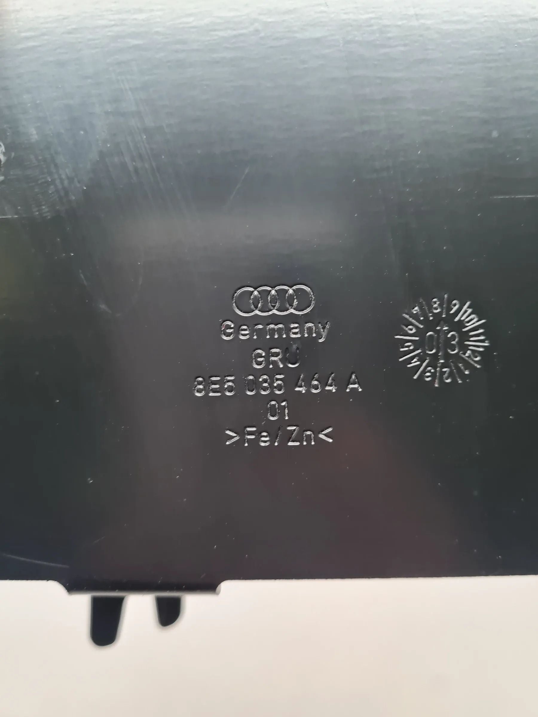 Original Audi A4 (8E/B6/B7) Verstärker Halter 8e5035464A