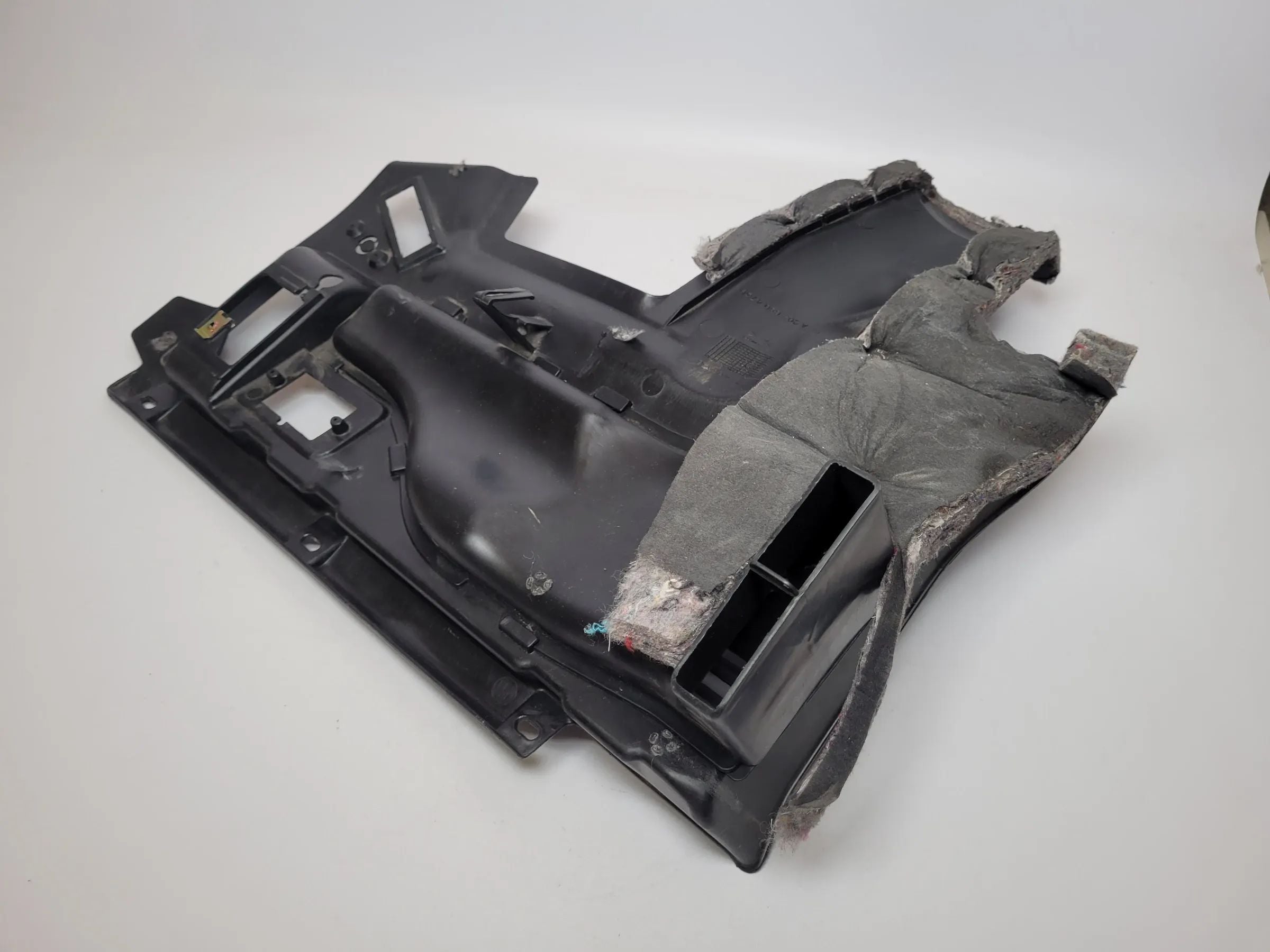 Original Mercedes-Benz C-Klasse (W203) Fußraumverkleidung Links A2036804739