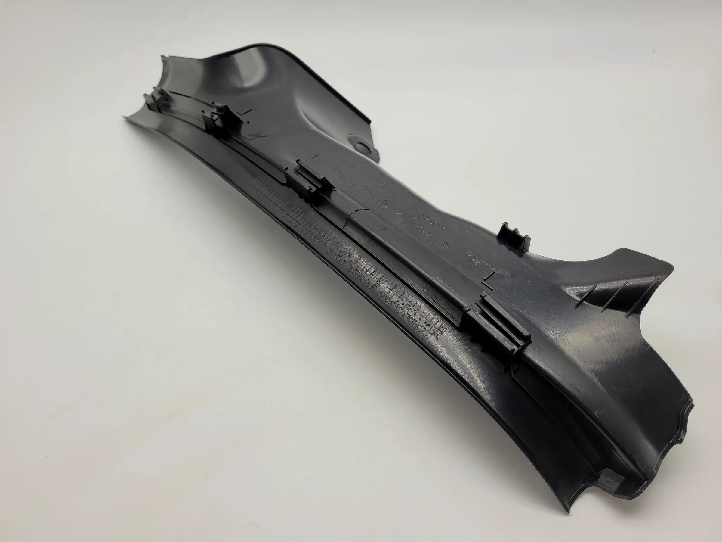 宝马 3系 E90/E91 右侧脚部迎宾饰板 51.43-7 066 992 原厂件