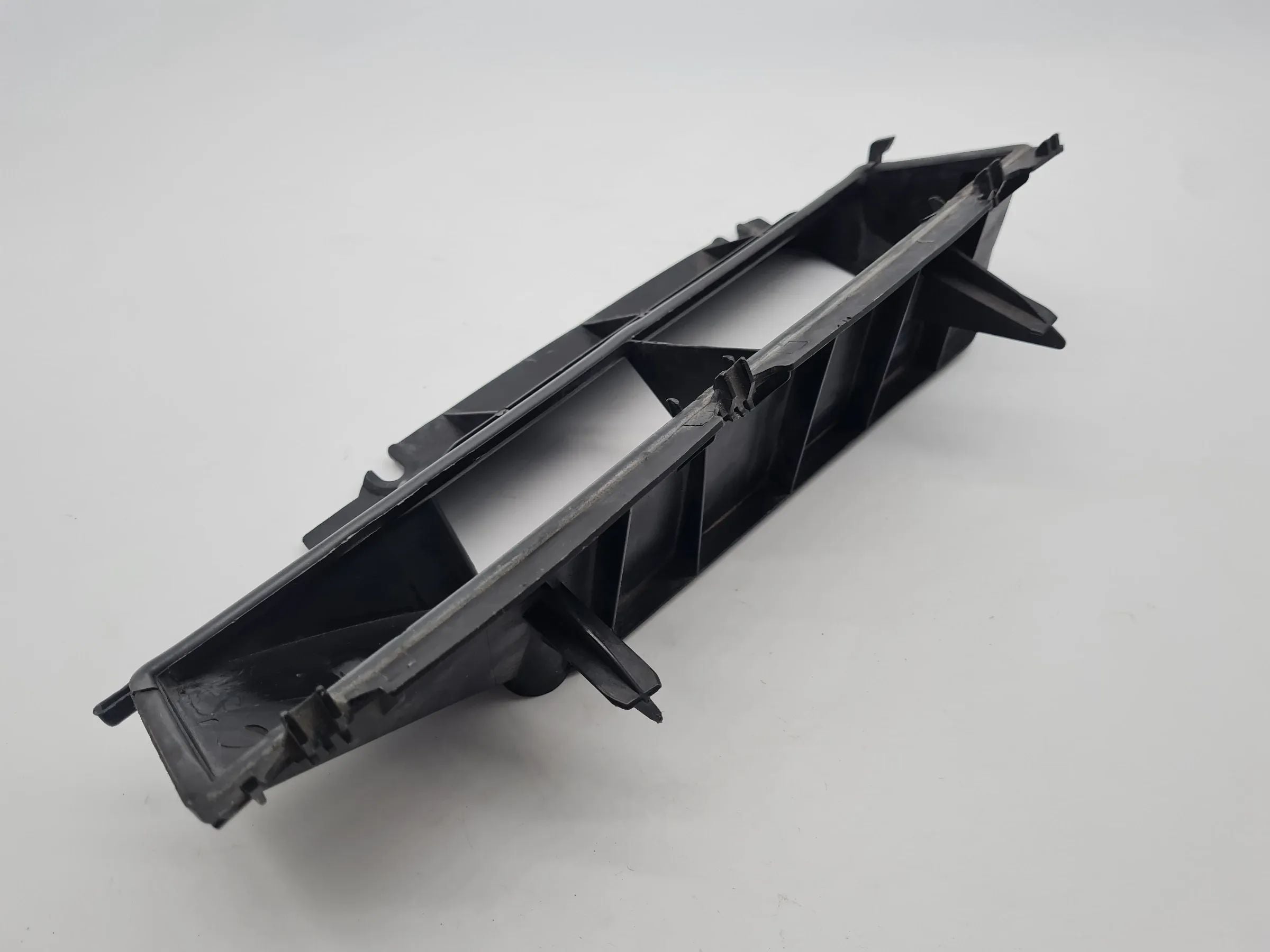 Original Mercedes-Benz C-Klasse (W203) Gehäuseteil Staubfilter A2038303203