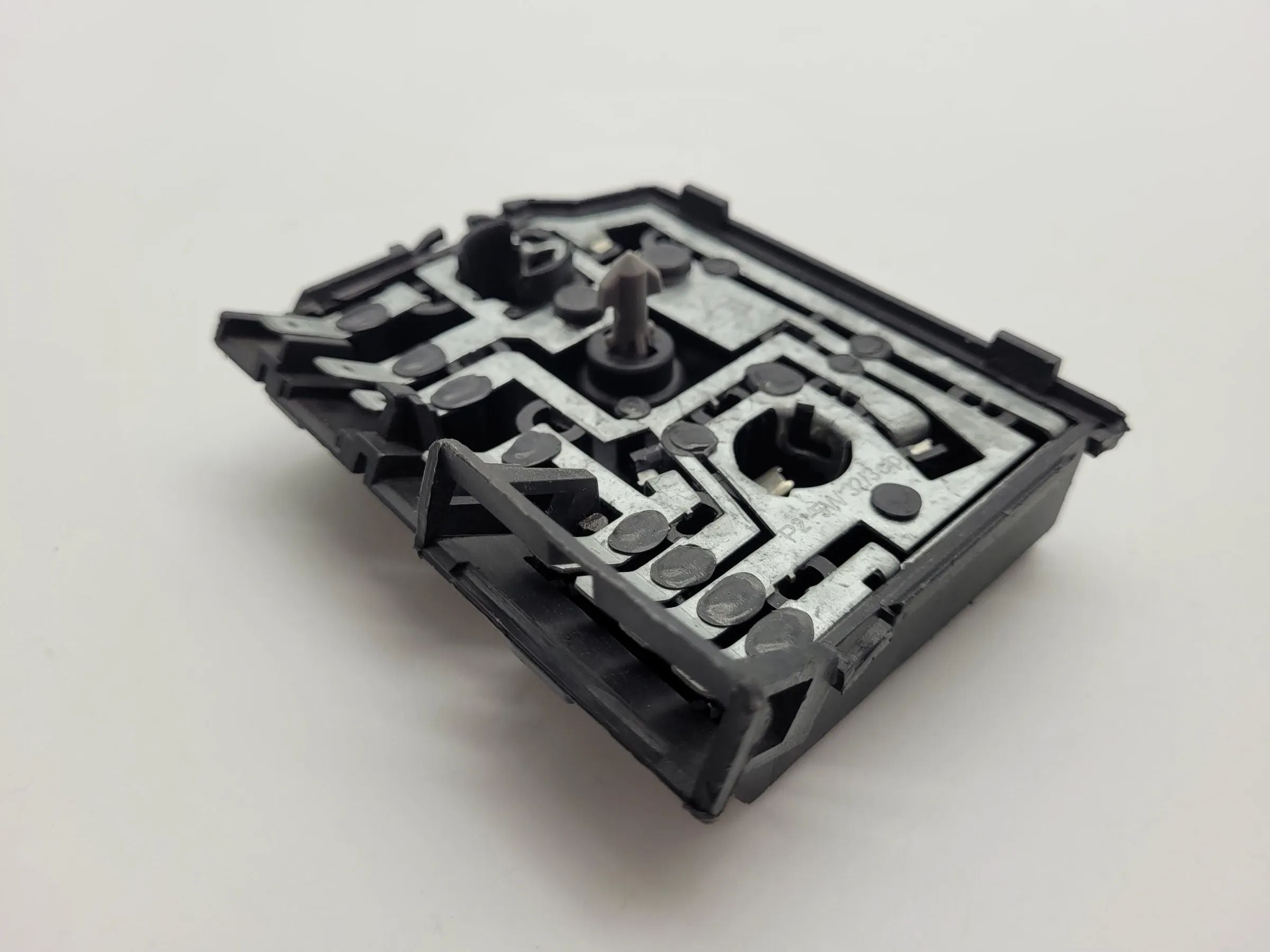 Original Audi A80 Rückleuchte / Rücklicht Lampenträger Links 29.63.21.01