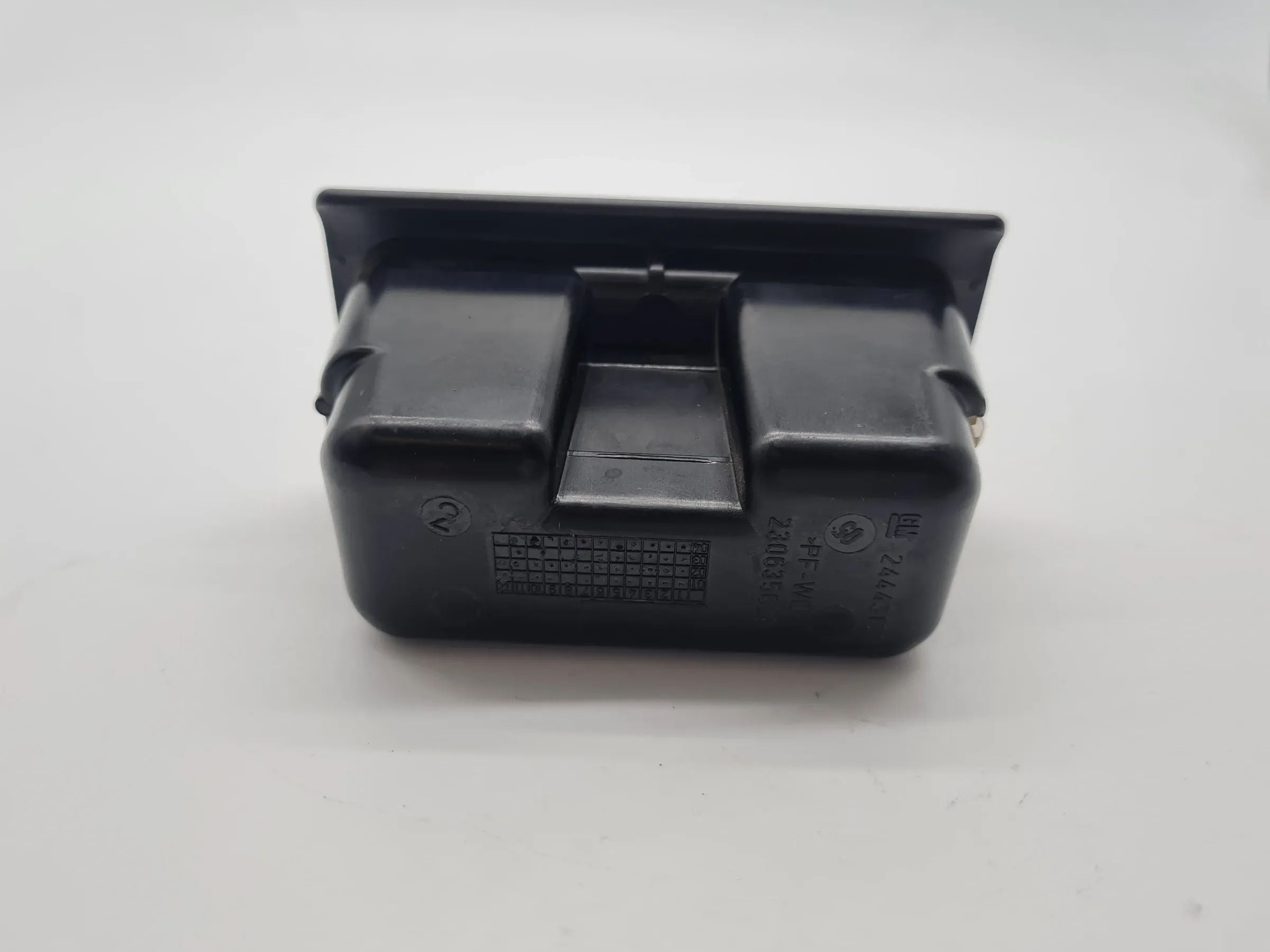 Original Opel Vectra C / Signum (Z03/Z02) Aschenebechereinsatz 24443186