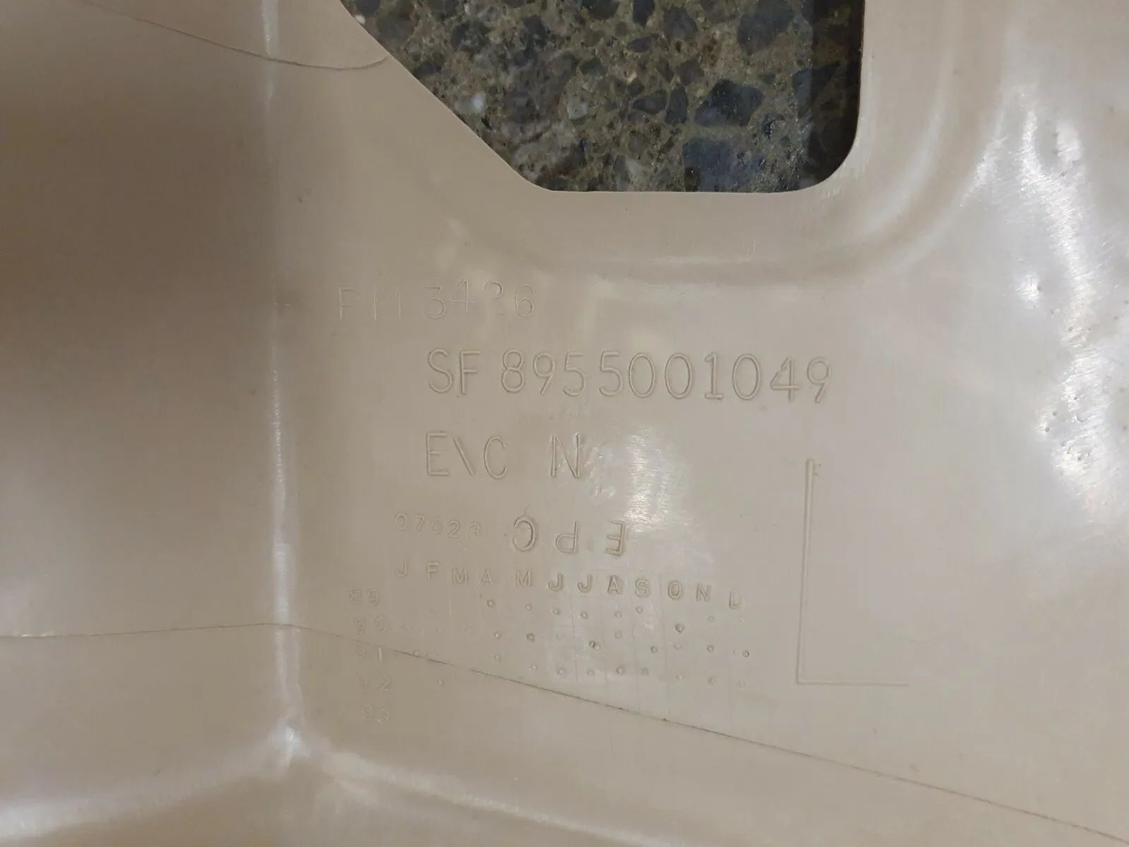 original Jeep Cherokee XJ cover, trim 8955001049 left beige 