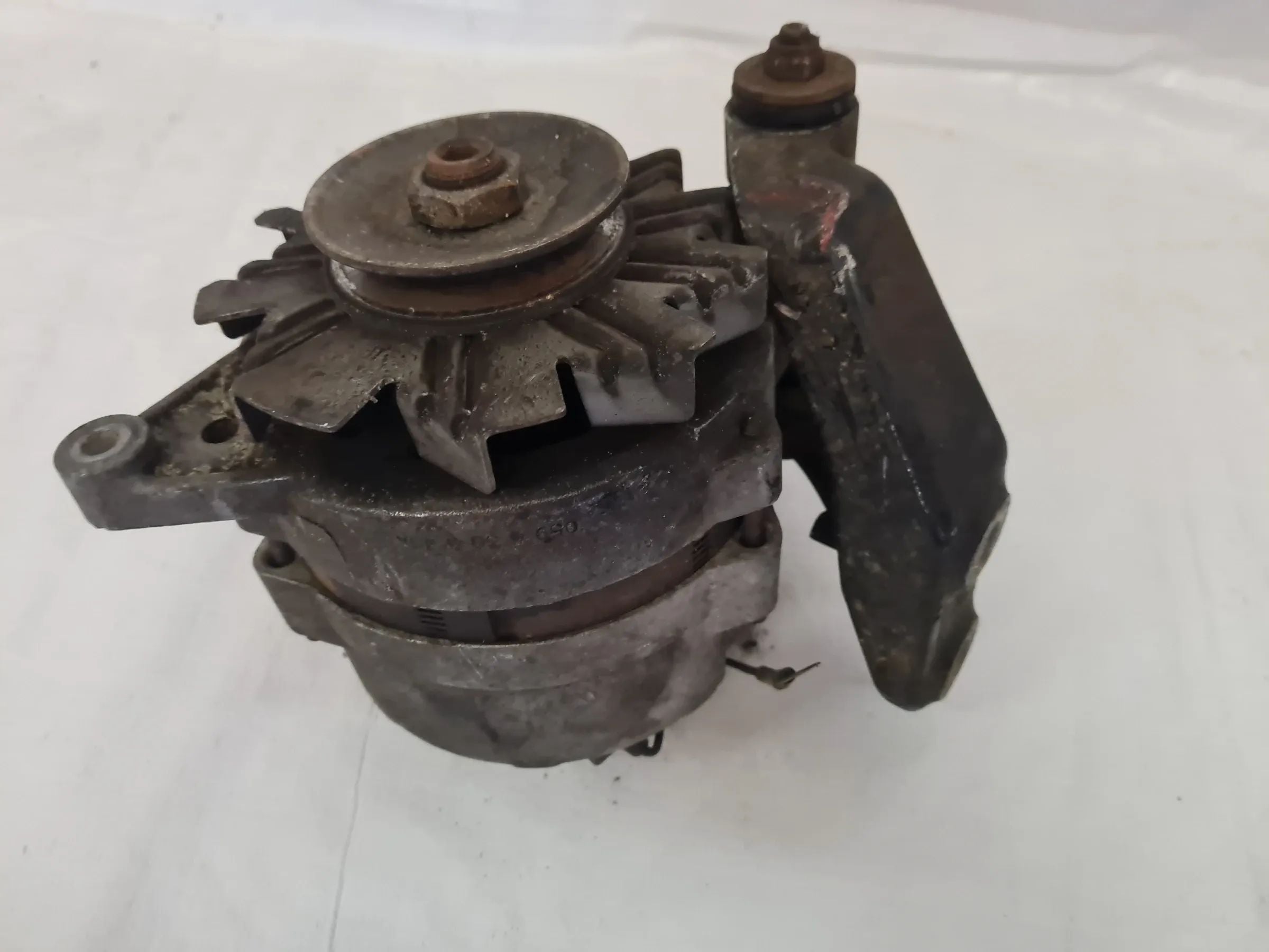 Original Opel Ascona B/Kadett E 1.3/1.6 Lichtmaschine 0290800062