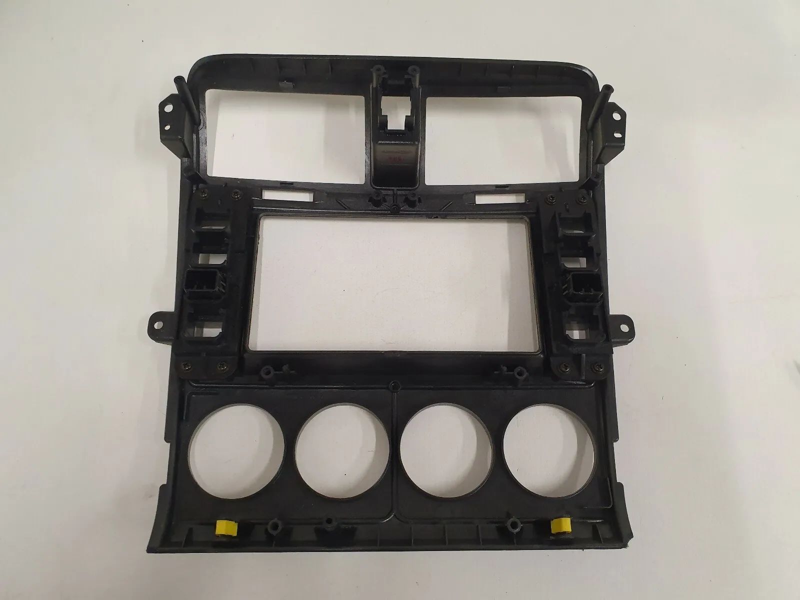 กรอบติดตั้งกลาง Kia Carnival II K42 ปี 2006 รุ่น OK53B55310