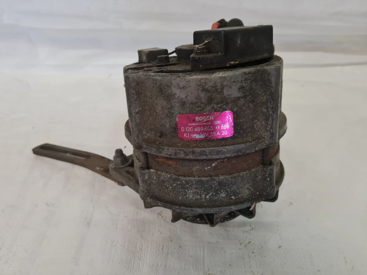Original Bosch Lichtmaschine Generator Oldtimer 0120489605 / 0192052004