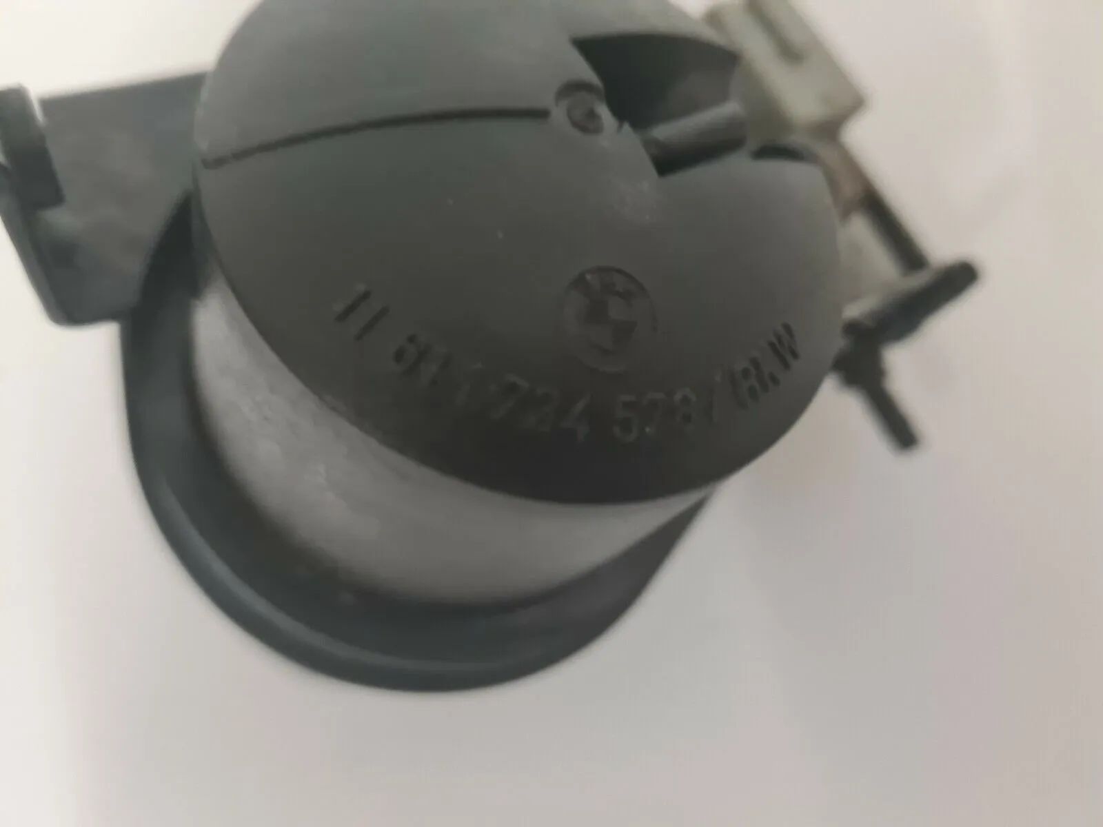 Оригинальный BMW 318is E36 Бачок вакуумный и магнитный клапан 11611734578