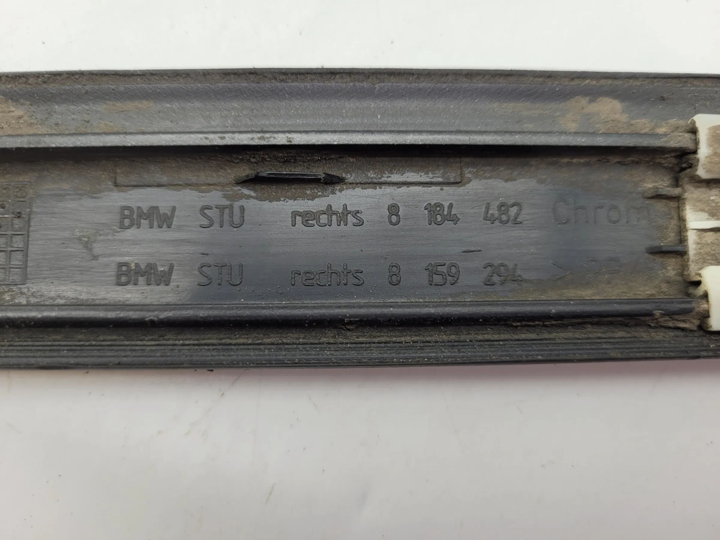 Original BMW 5er (E39) Zierleiste Stoßleiste Kotflügel Rechts, 8184482