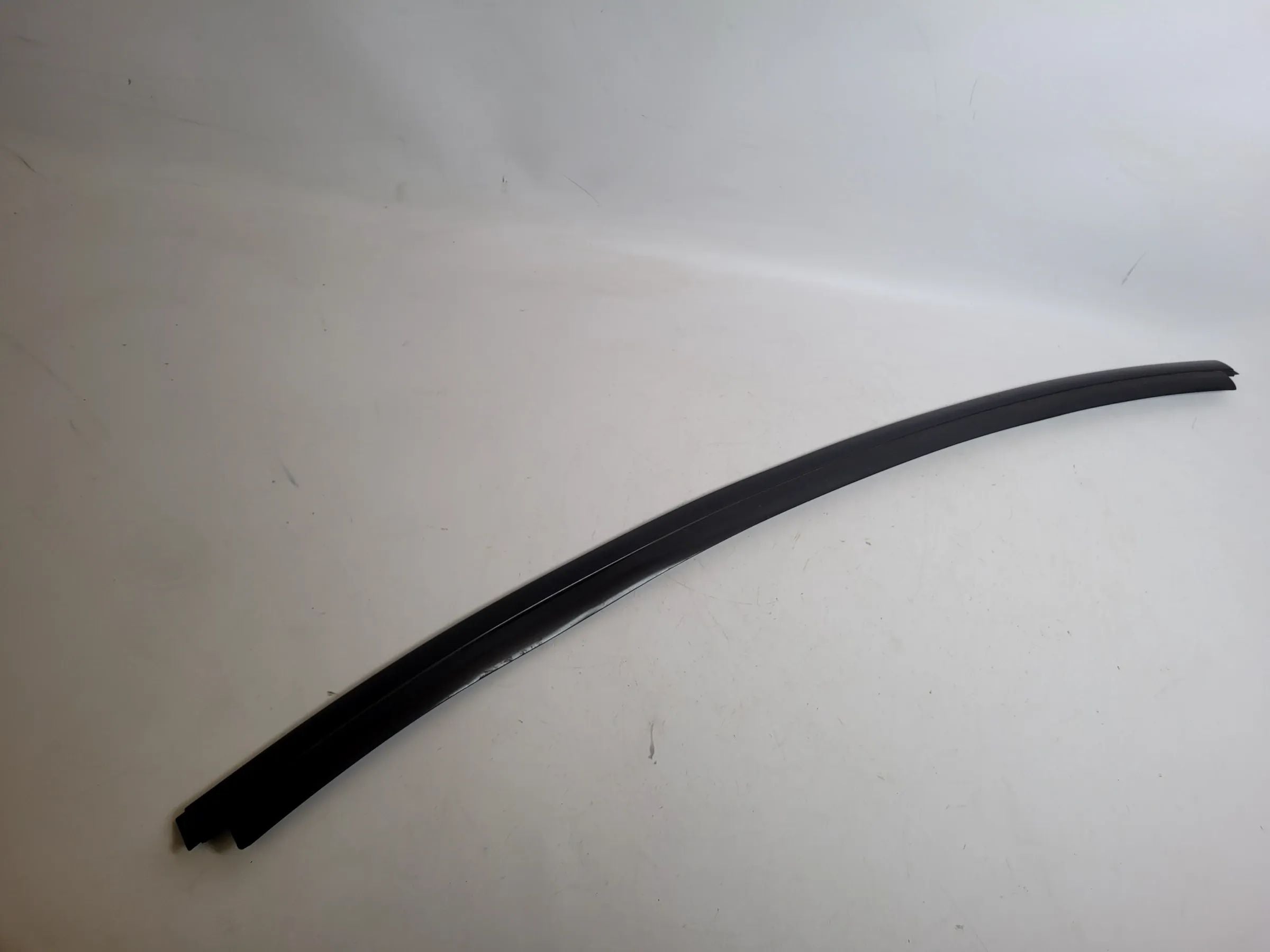Original Mercedes C-Klasse CL203 Zierahmen Leiste Oben A2036710530